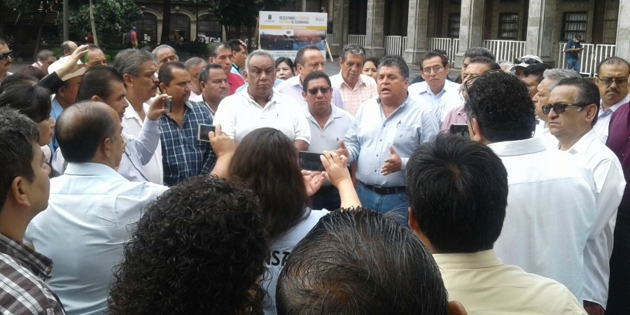 Transportistas posponen marcha, piden diálogo