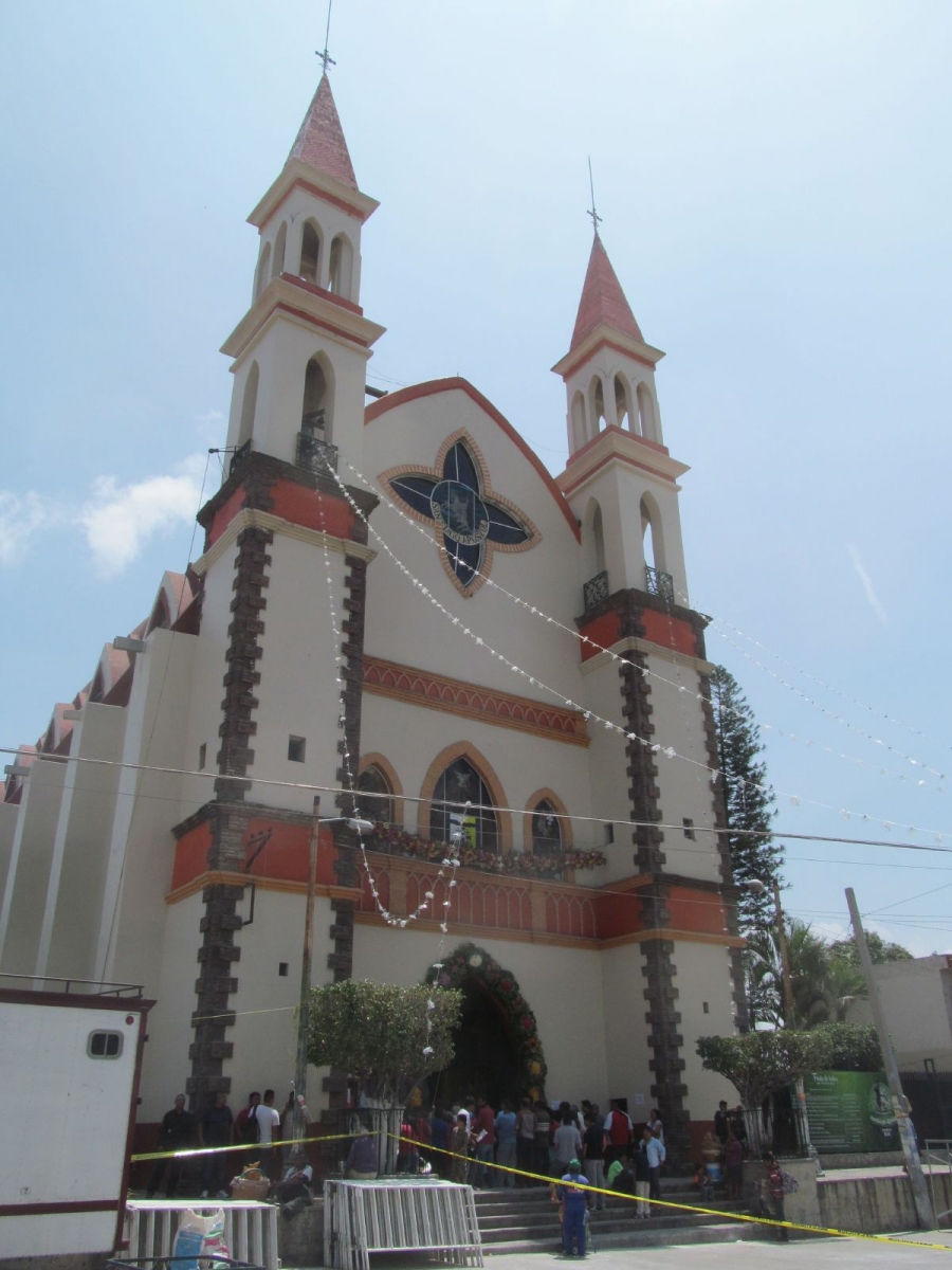 Iglesia de Zacatepec sigue a la espera que edil done un reloj