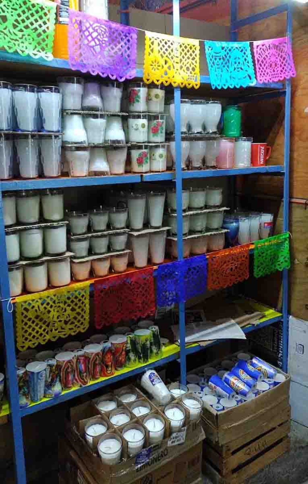 “En estos meses mejora la venta de velas”