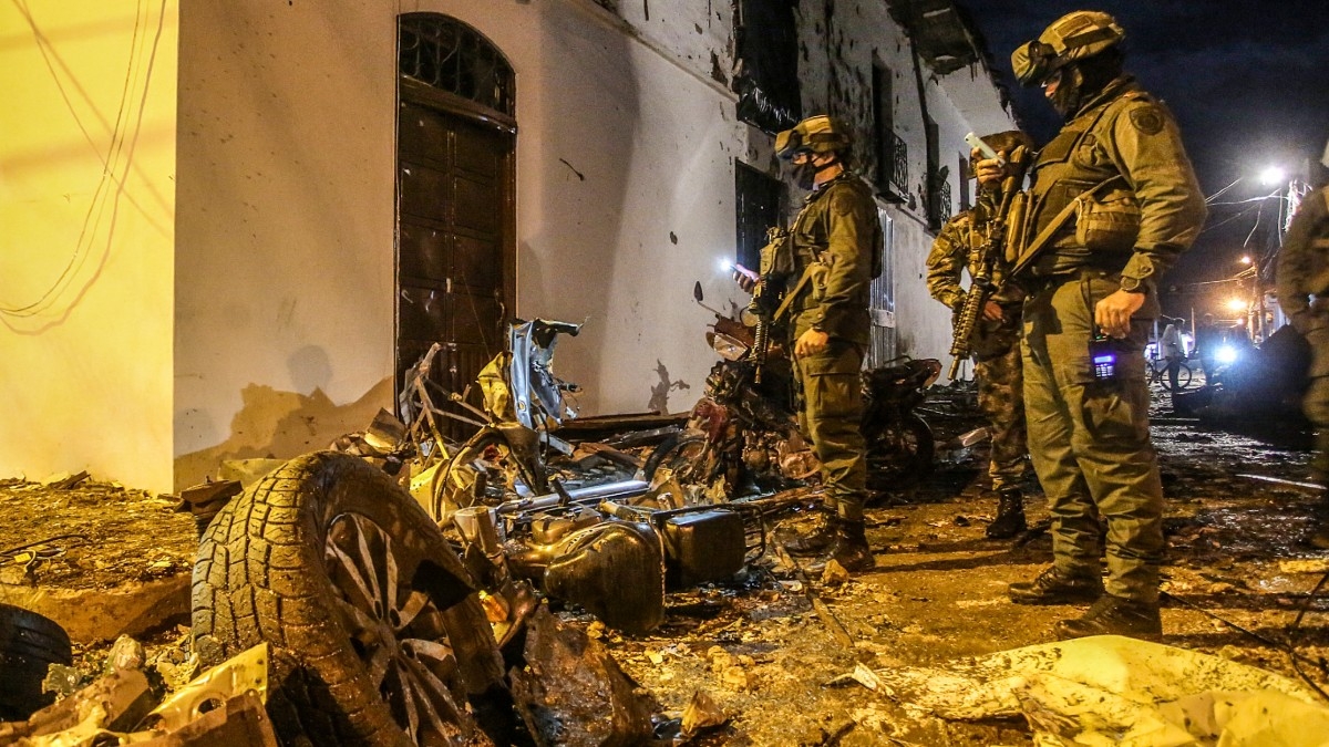 Atentado con coche bomba en Colombia, deja al menos 43 heridos