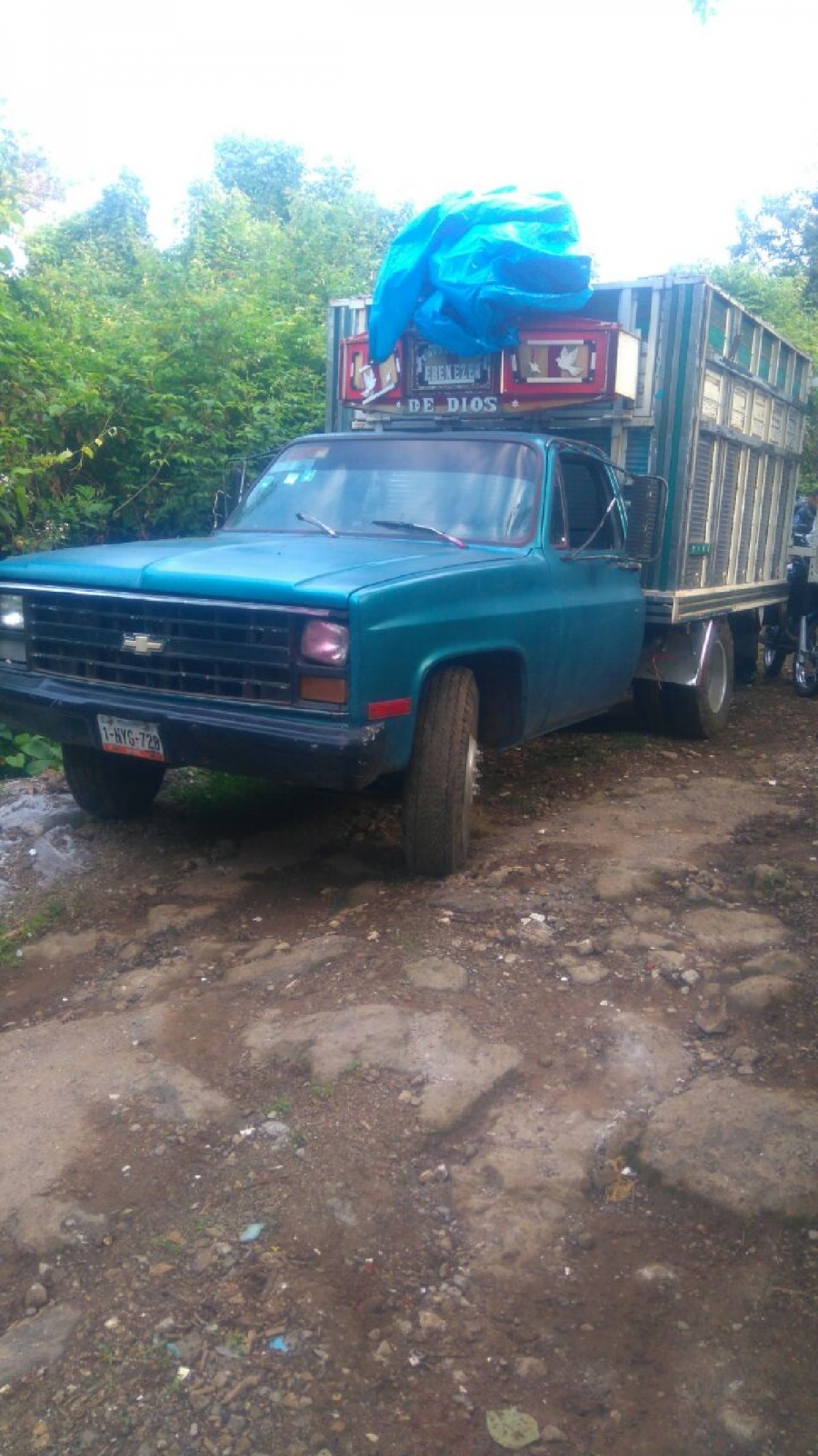 Transportaba 16 bidones llenos de gasolina robada
