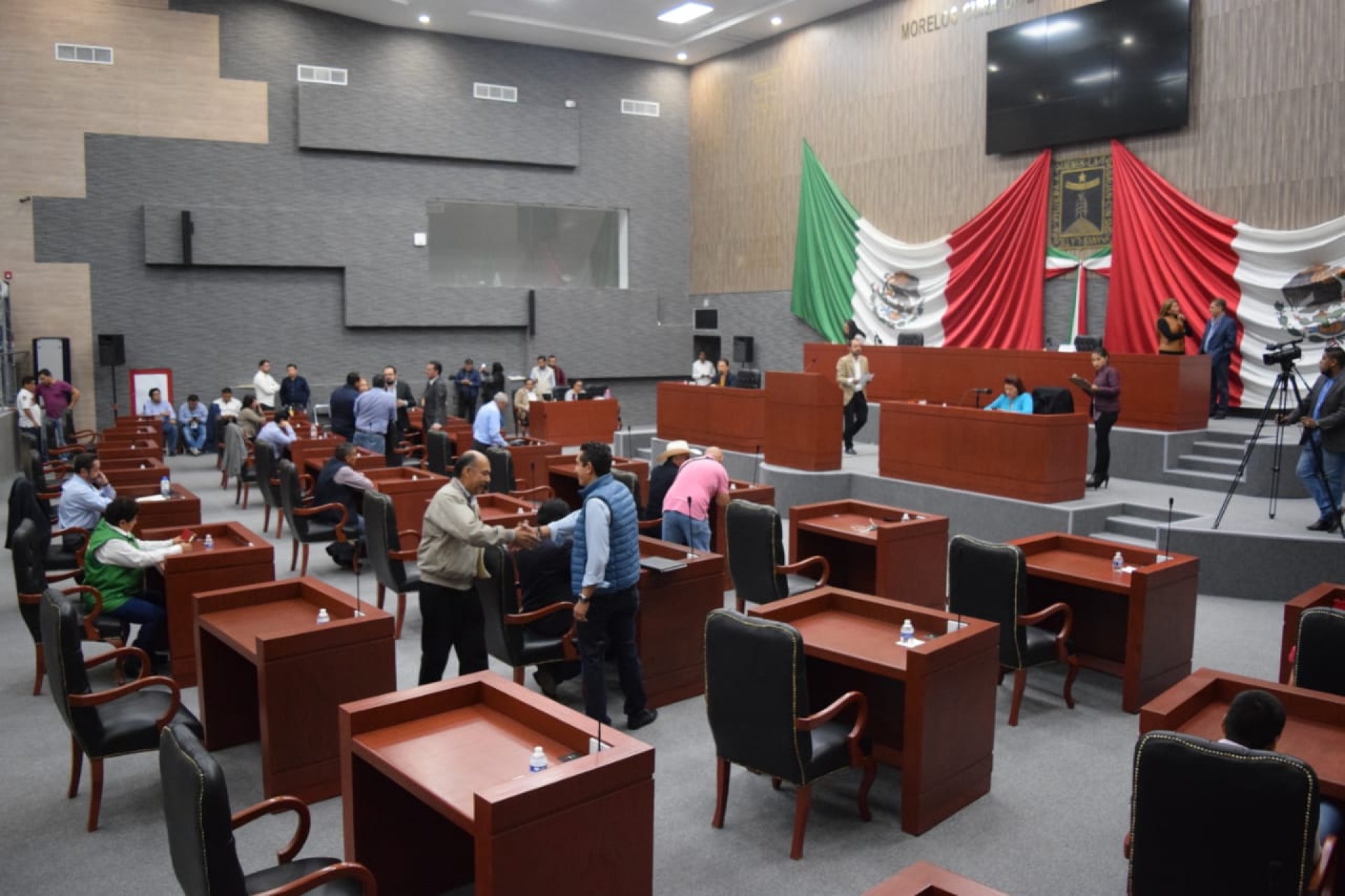 Diputados “cerraron” la Constitución local para preservar sus reformas