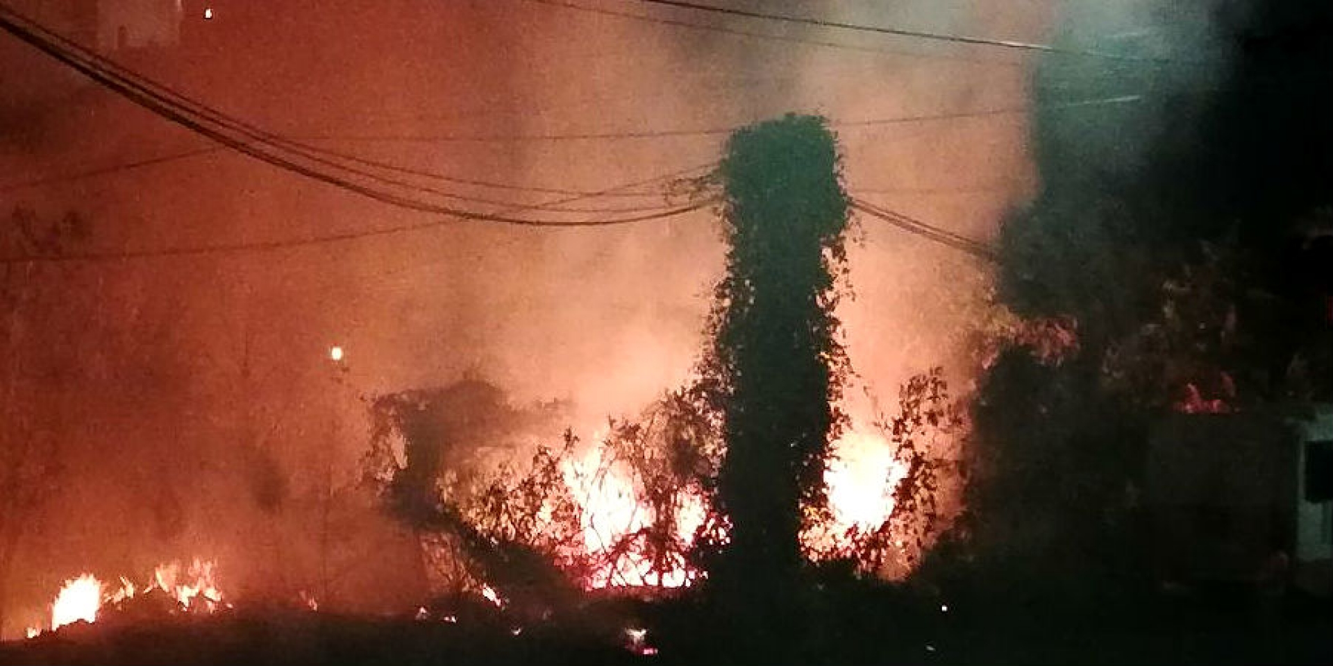 Sofocan bomberos incendio en un pastizal en Arboleda Chipitlán