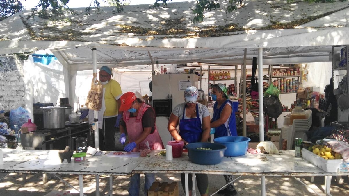 Damnificados de albergue en Unidad Deportiva "Cineros" requieren camas