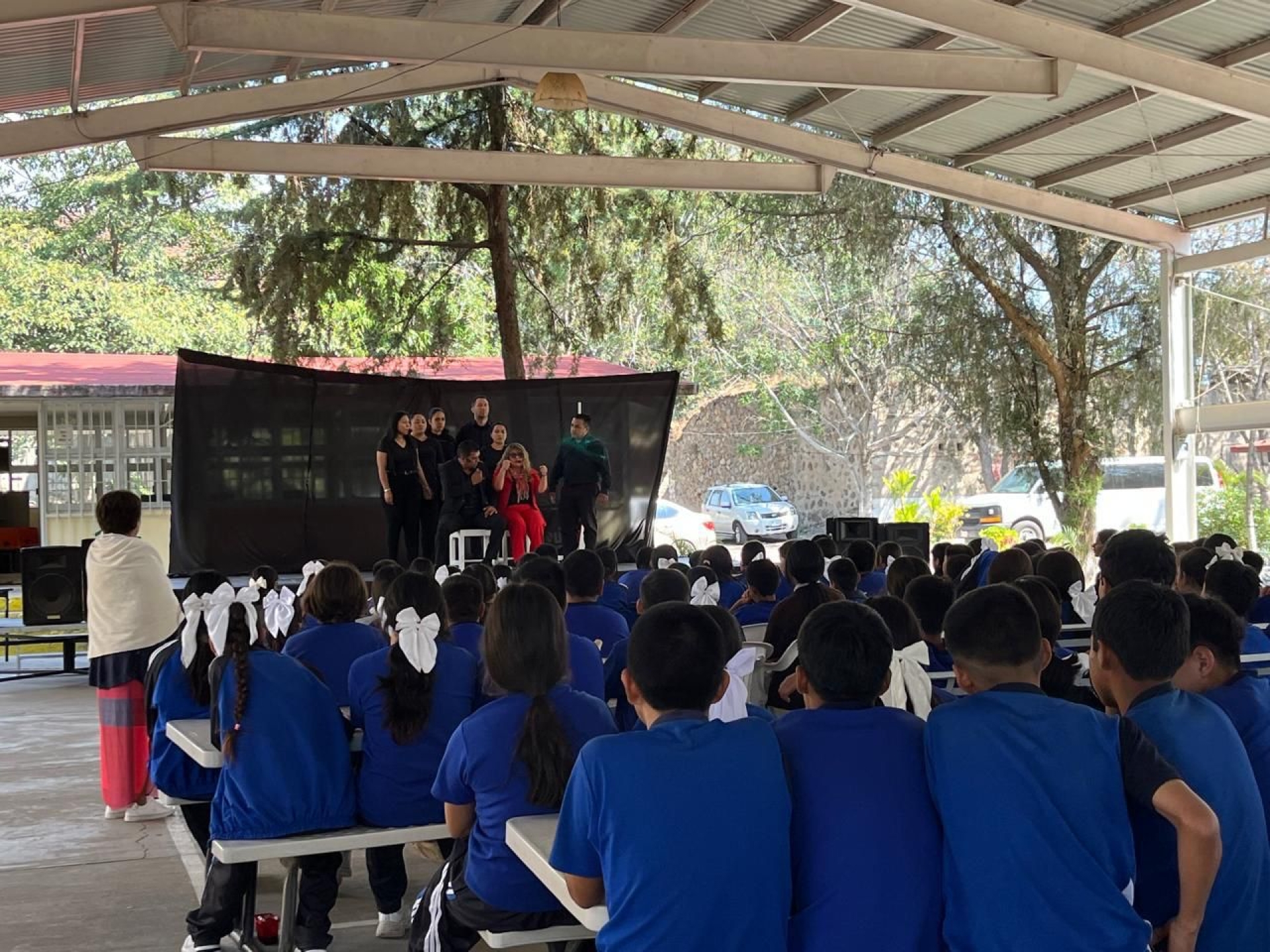 Arrancan obras de teatro 'Expediente León' y 'La Nueva Voz de Elie' del TSJ en instituciones educativas
