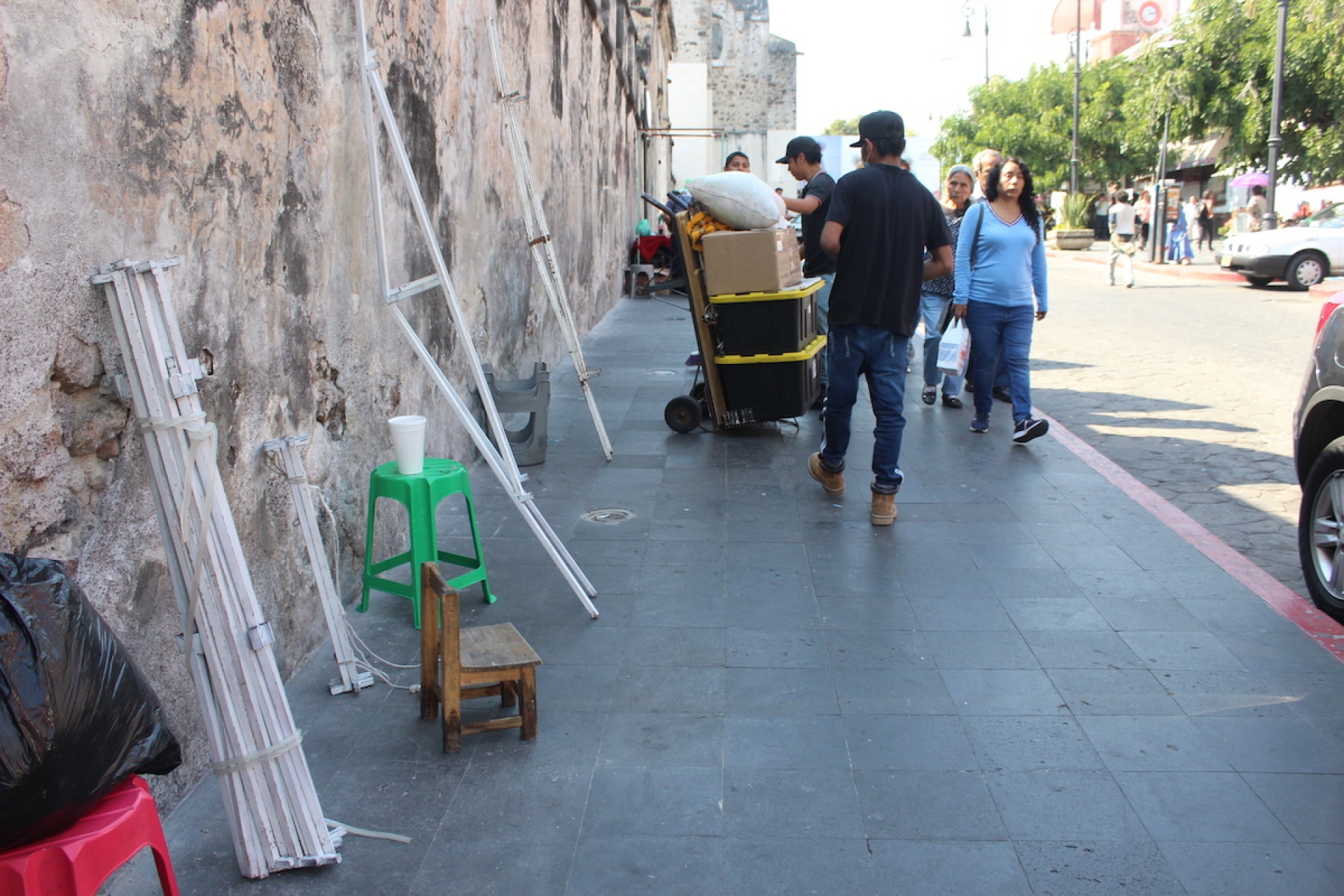 Impiden regreso de vendedores a calle Hidalgo