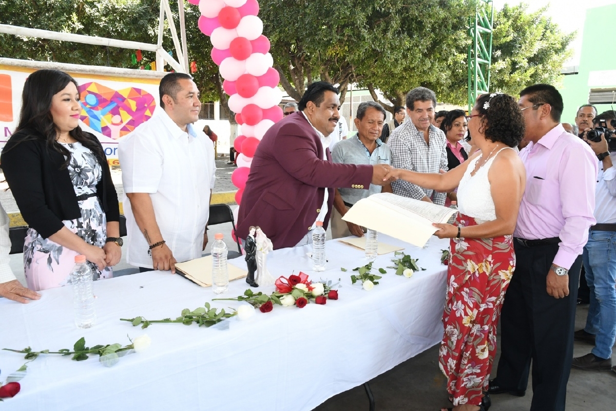 124 parejas contrajeron matrimonio en las bodas colectivas en Cuautla