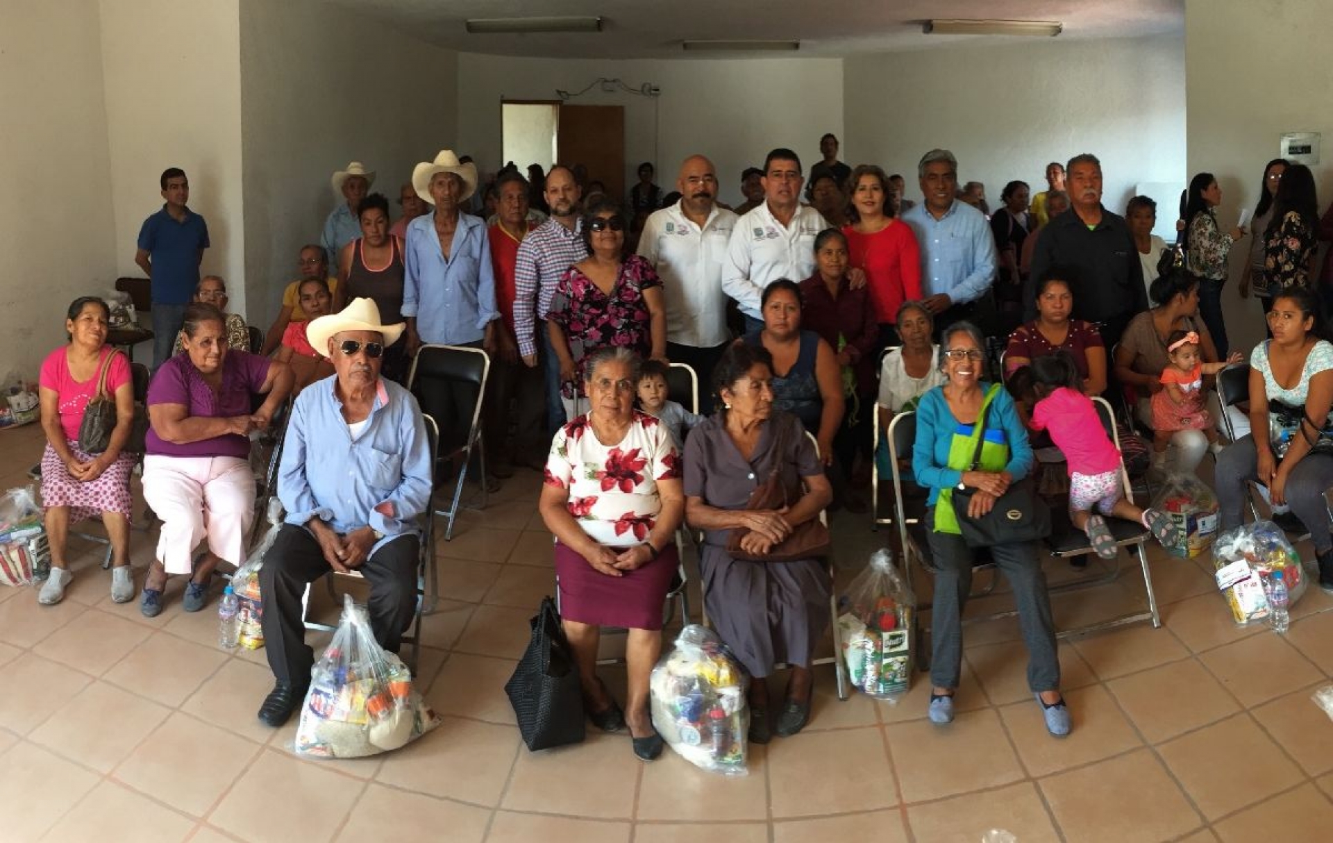 Reanuda Sedeso entrega de despensas a familias de escasos recursos
