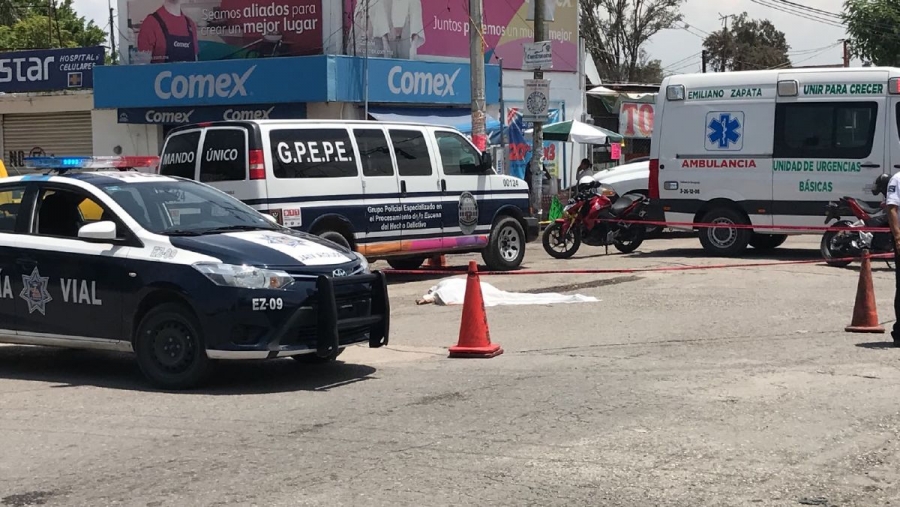 Murió al ser atropellada por un camión de volteo