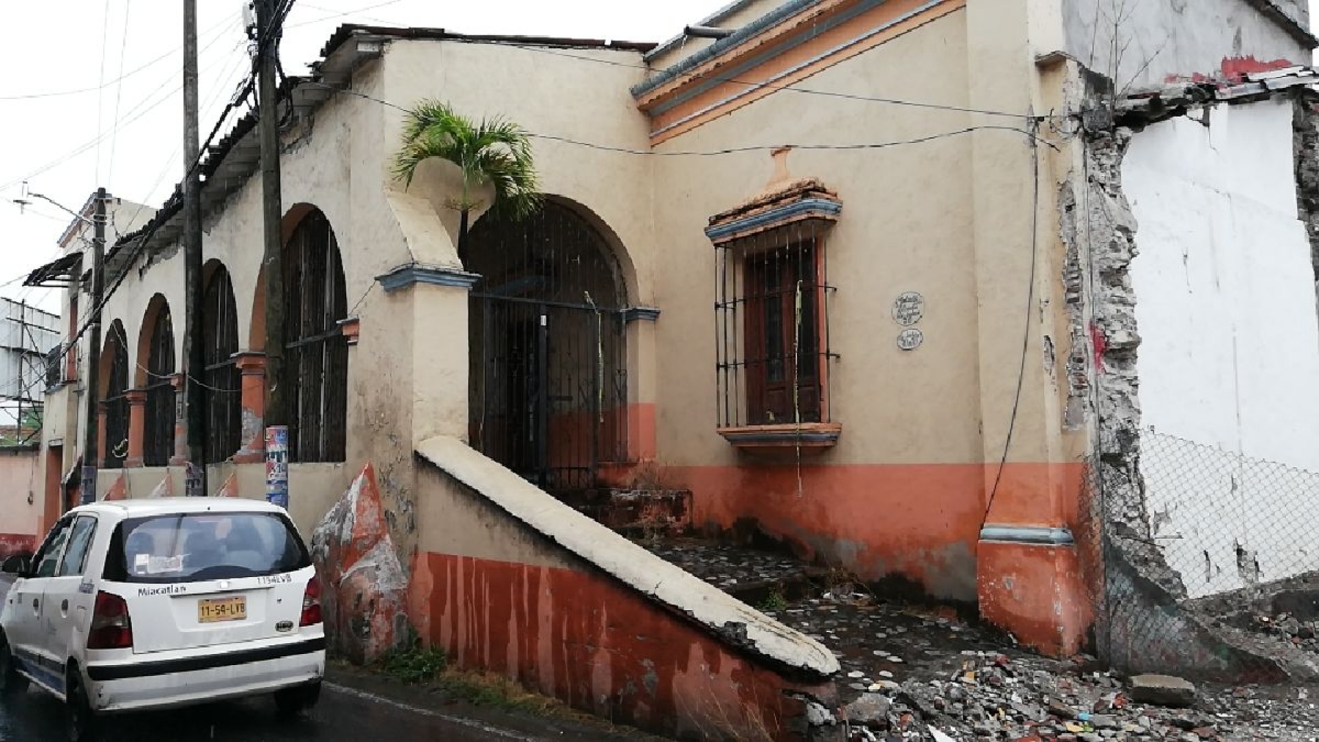 Detenido, el derribo de dos casonas y dos iglesias en Tetecala por falta de autorización del INAH