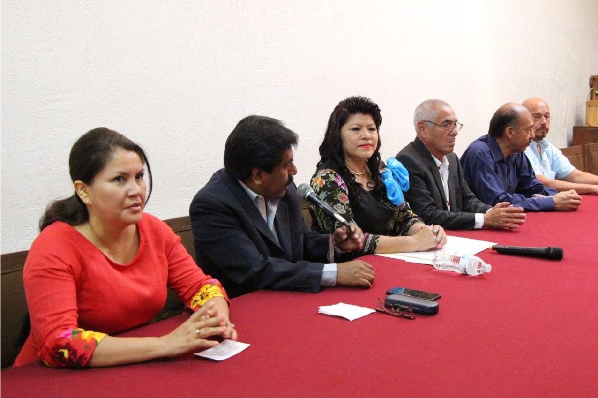 Gana la maestra Eva Rivera Barrera la Presea al Mérito Docente