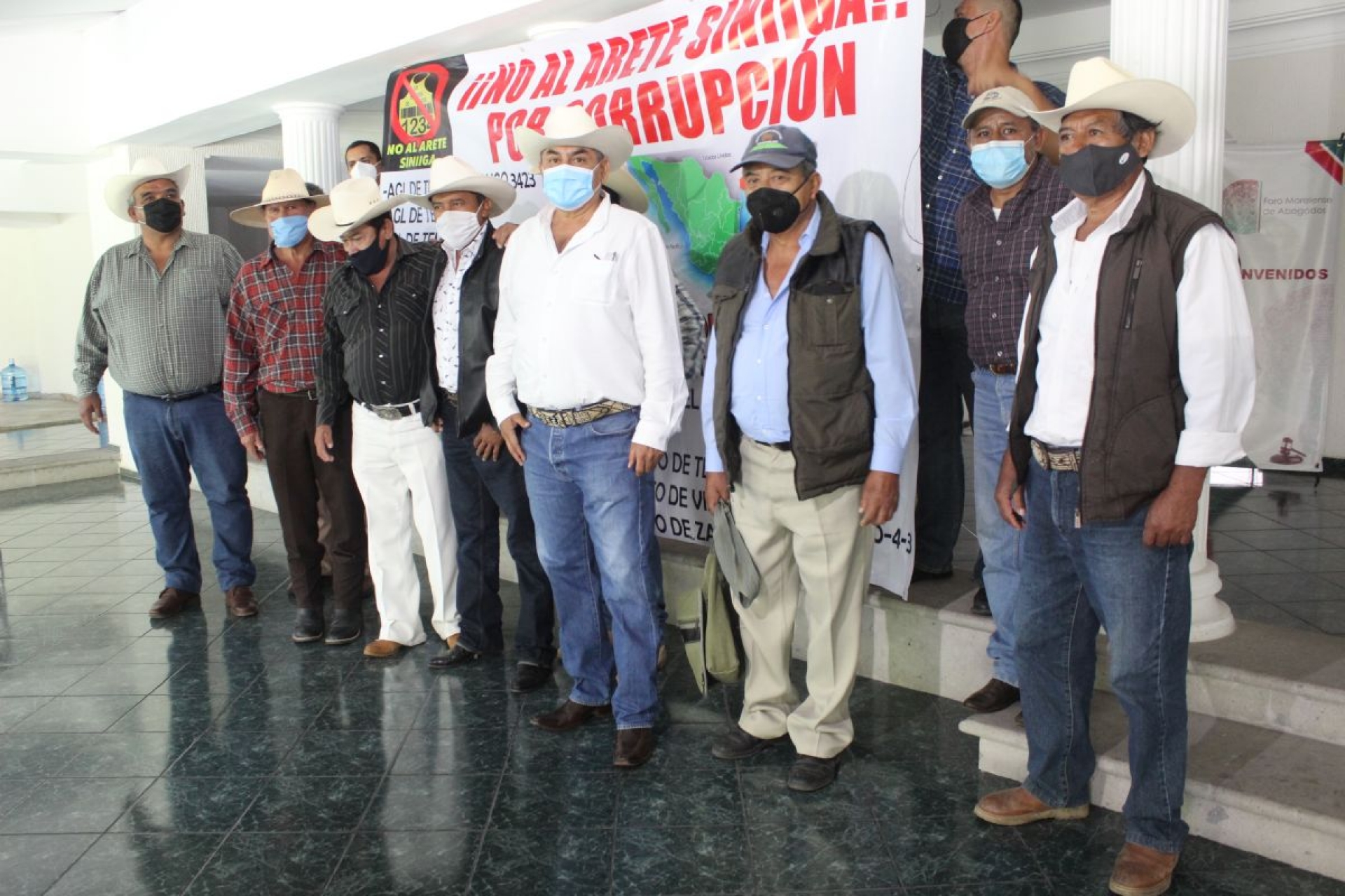 Ganaderos protestan contra el arete de marcaje