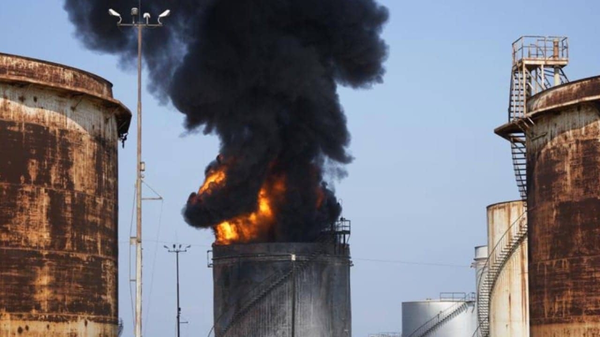 Registran incendio en instalación petrolera de Líbano