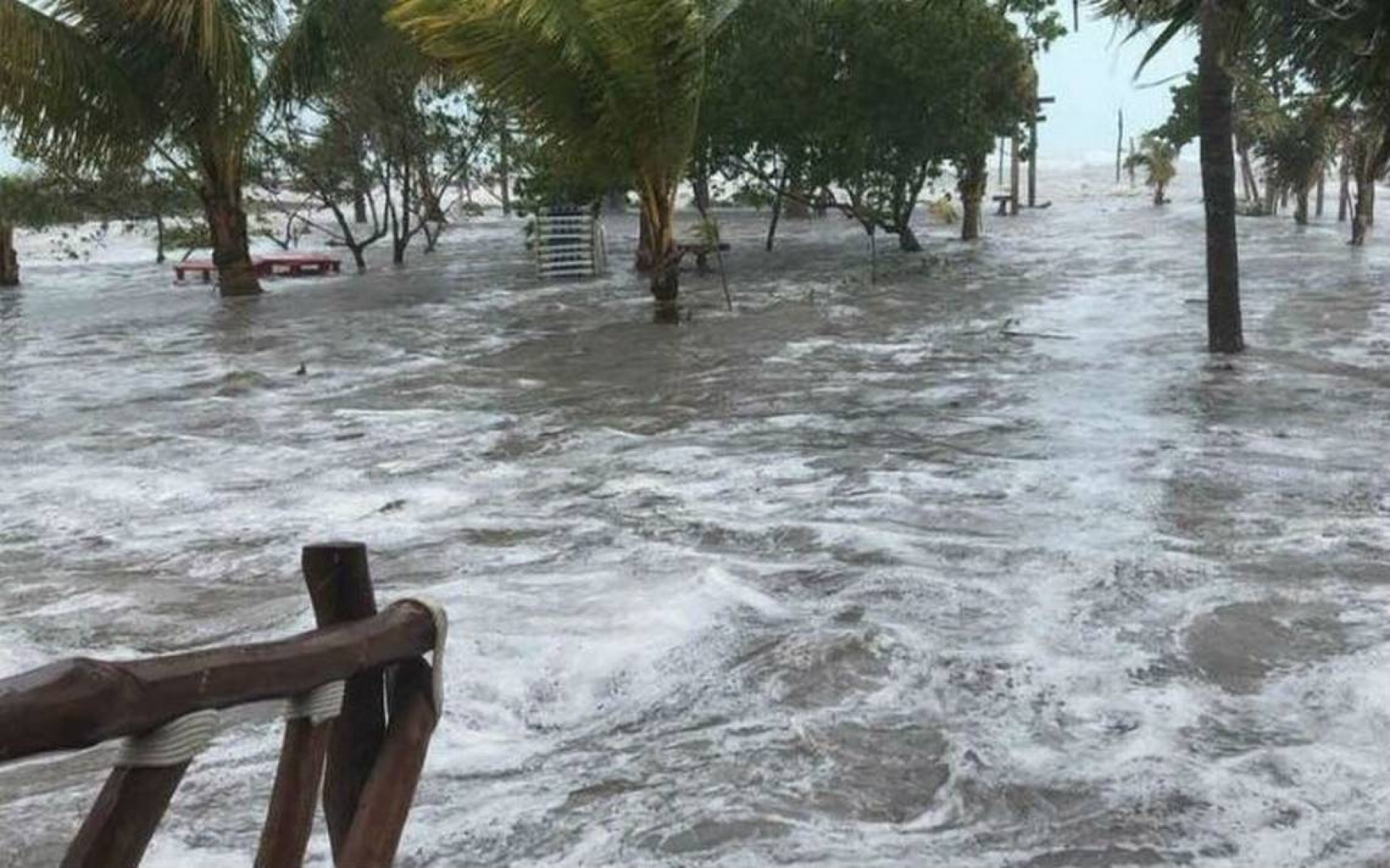 Evento 'Norte' y frente frío 32 provocan inundaciones en Holbox