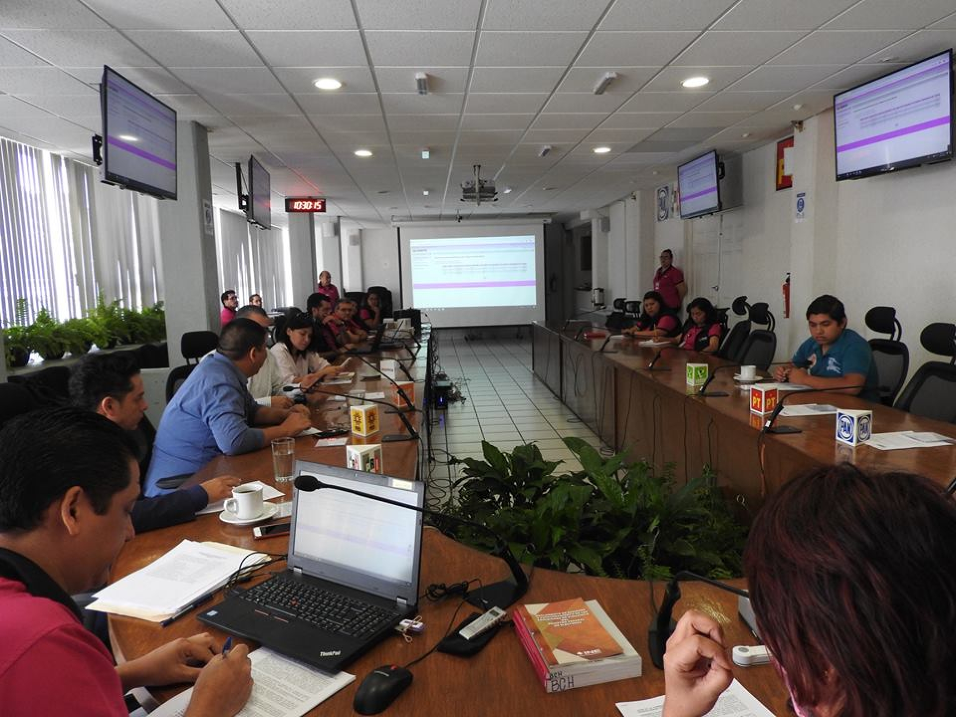 PRD y PRI deben actualizar padrón de militantes