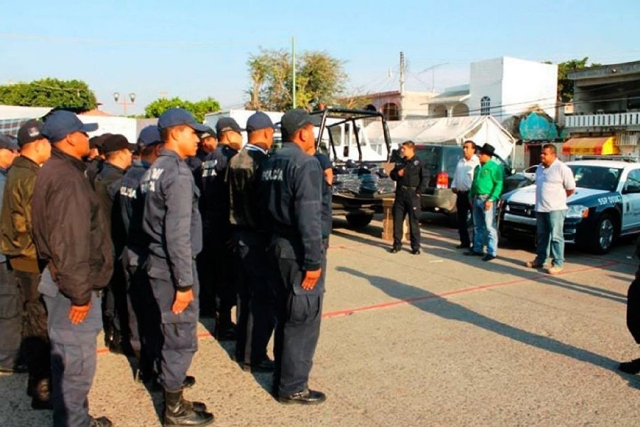 Adeudan el pago de salario a policías de Amacuzac