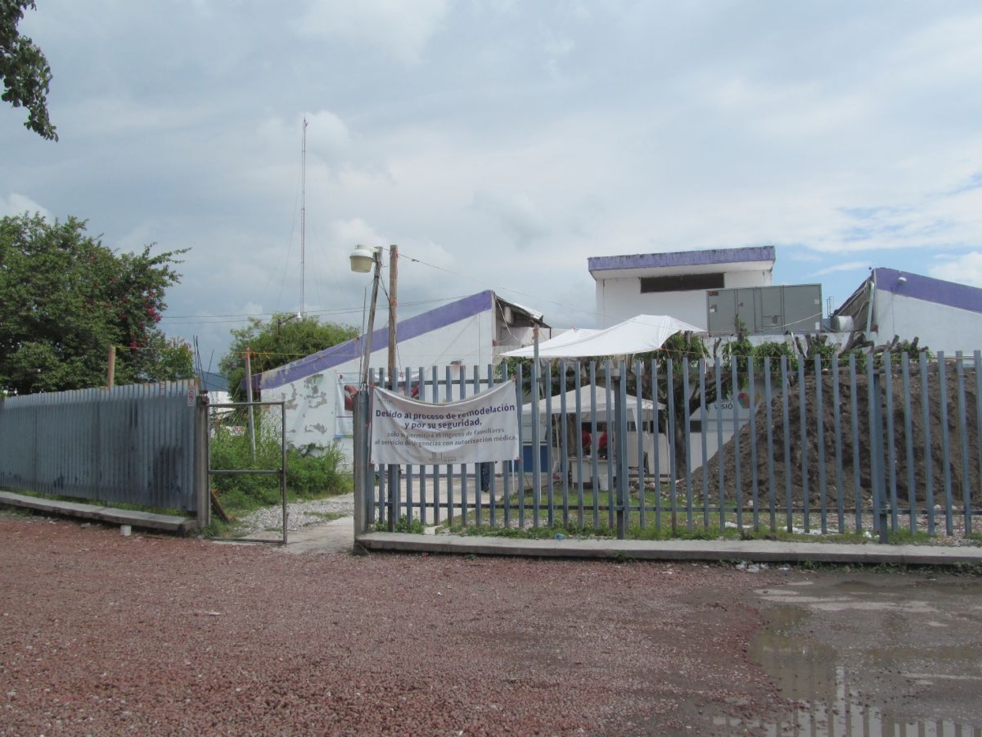Mujer da a luz en el patio del Hospital General de Jojutla