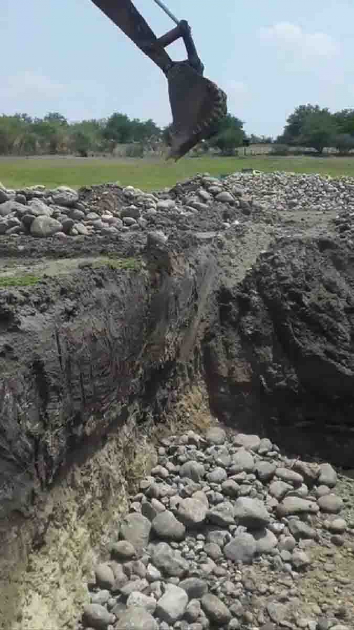 Avanza sellado de las grietas en la presa de El Rodeo