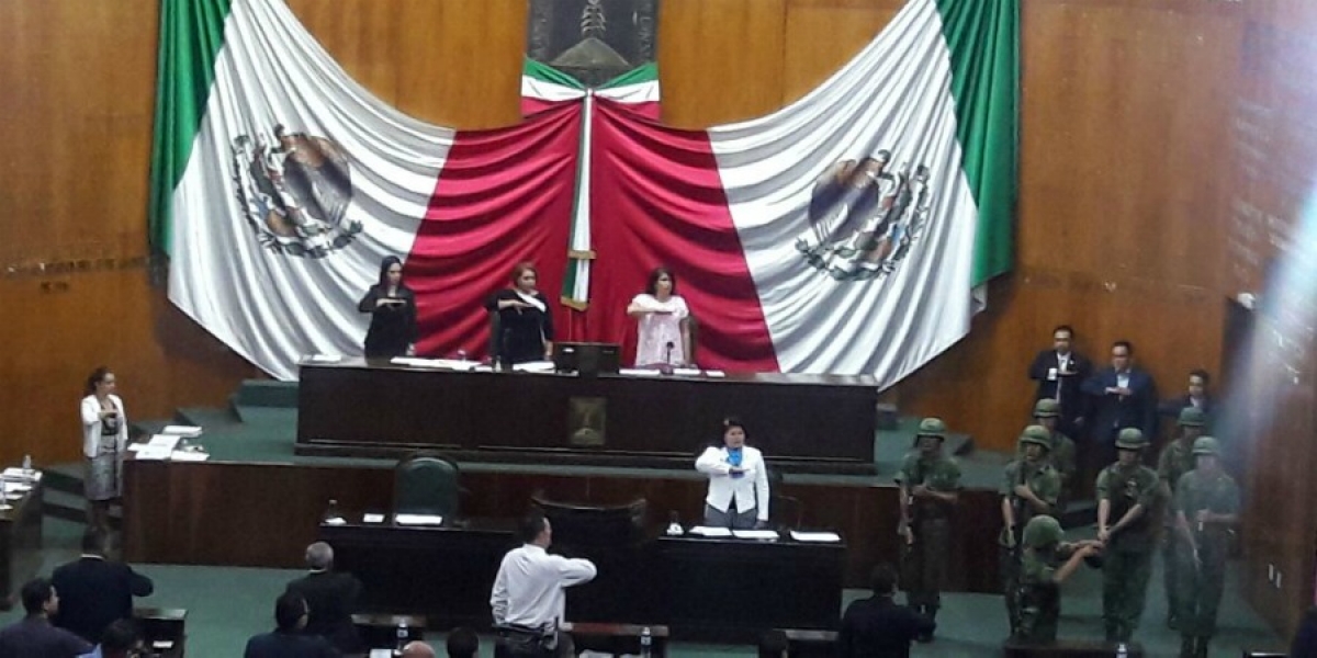 Realizan en el Congreso local sesión solemne para entregar la "Presea Xochiquetzalli 2016"