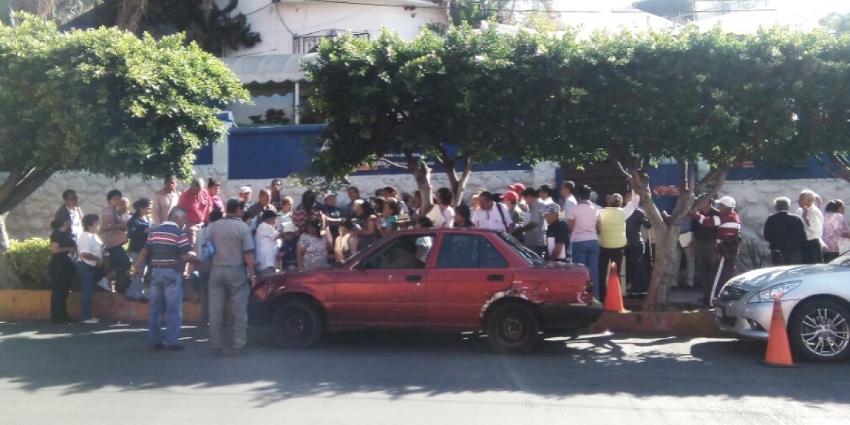 Se manifiesta la Asociación Cívica Morelense en el SAPAC