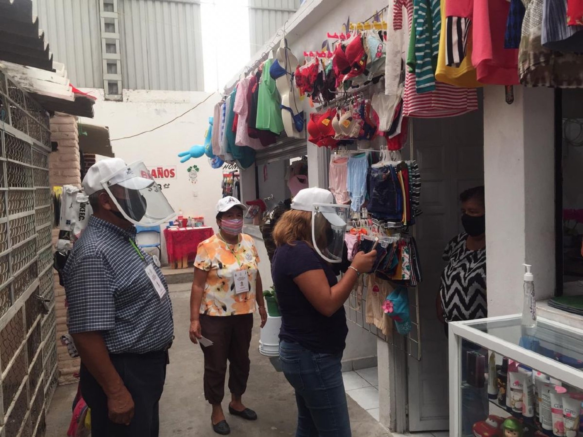 Verifican cumplimiento de medidas sanitarias en comercios de Tehuixtla