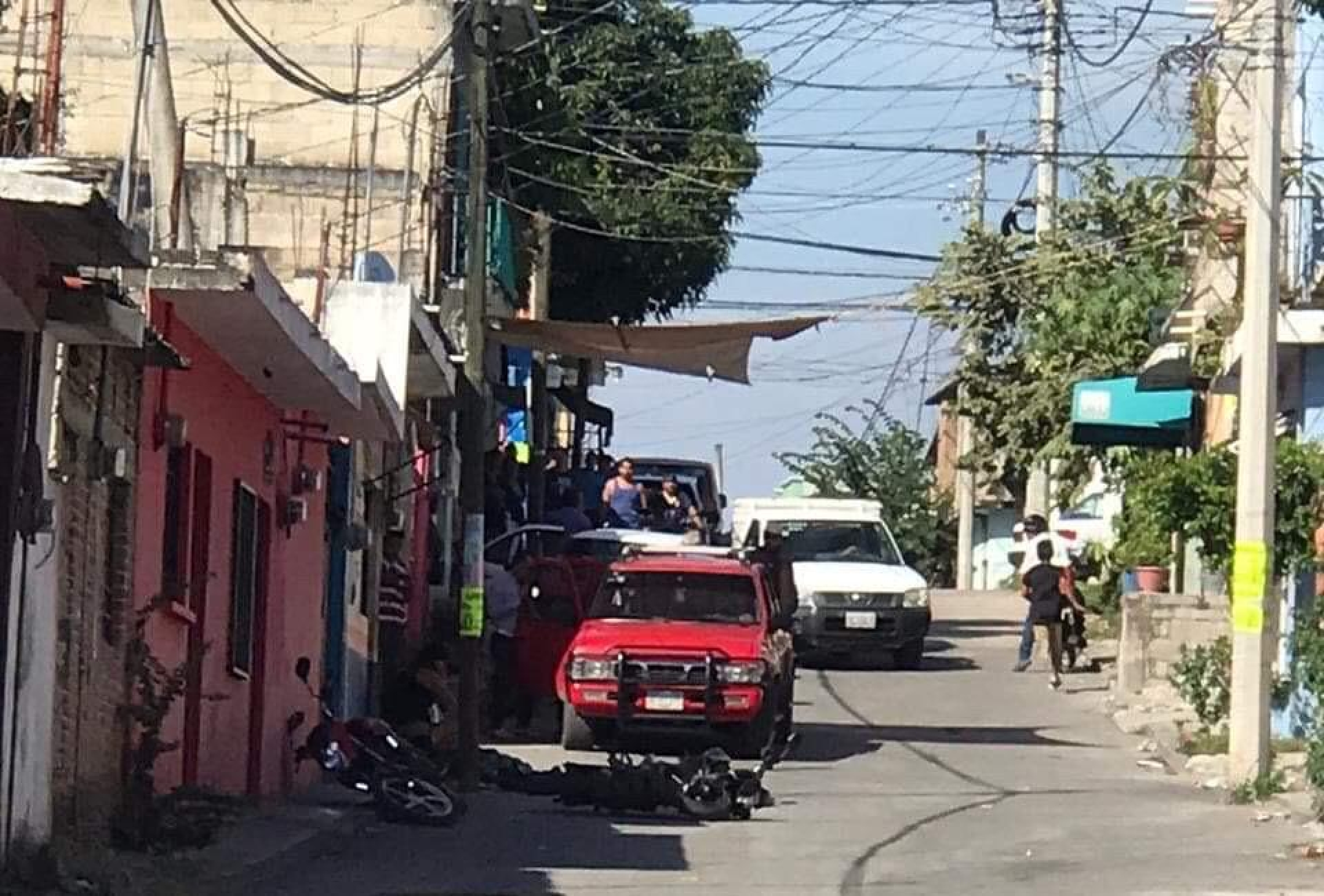 Hieren a balazos a dos jóvenes en Puente de Ixtla