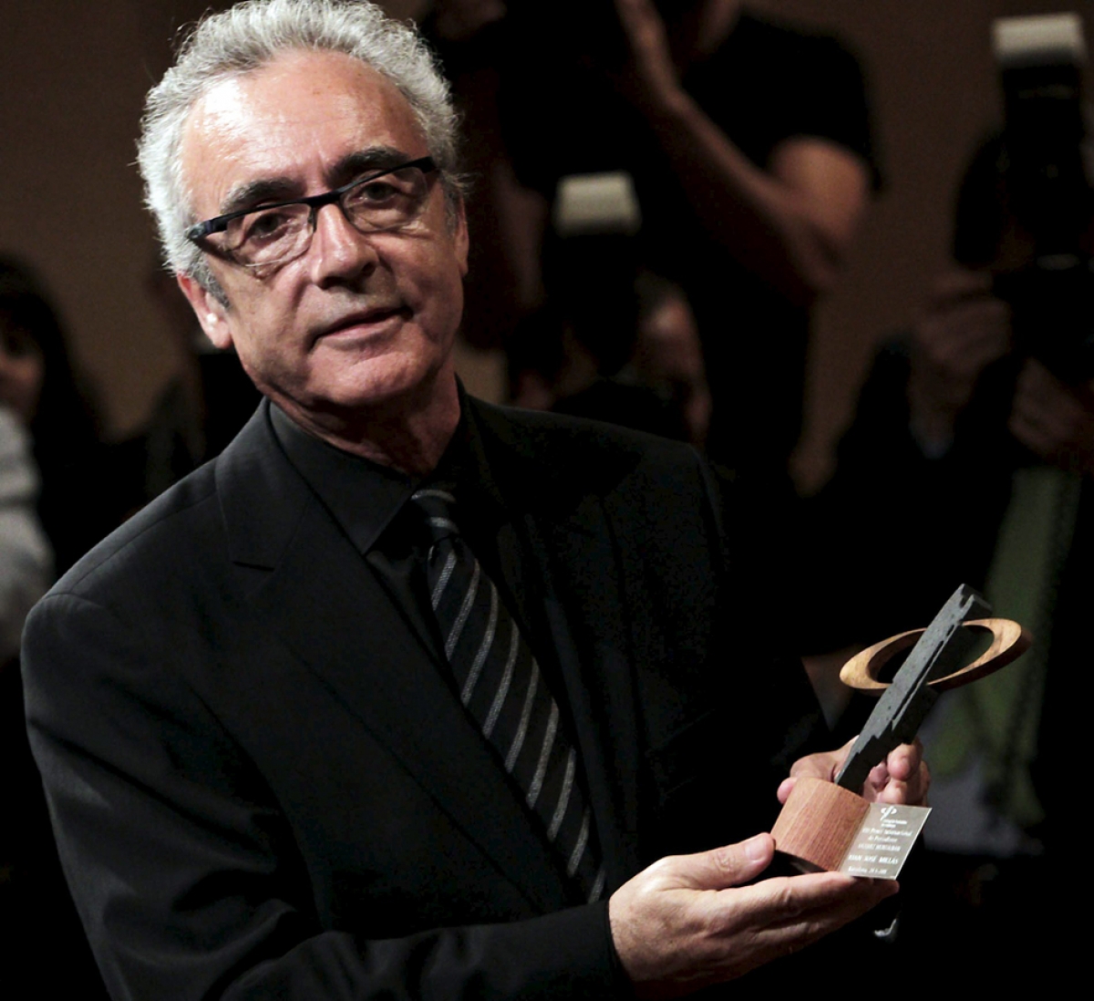 Juan José Millás se considera un novelista por azar