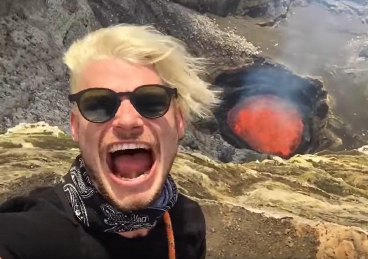 Se graban junto a un volcán a punto de entrar en erupción
