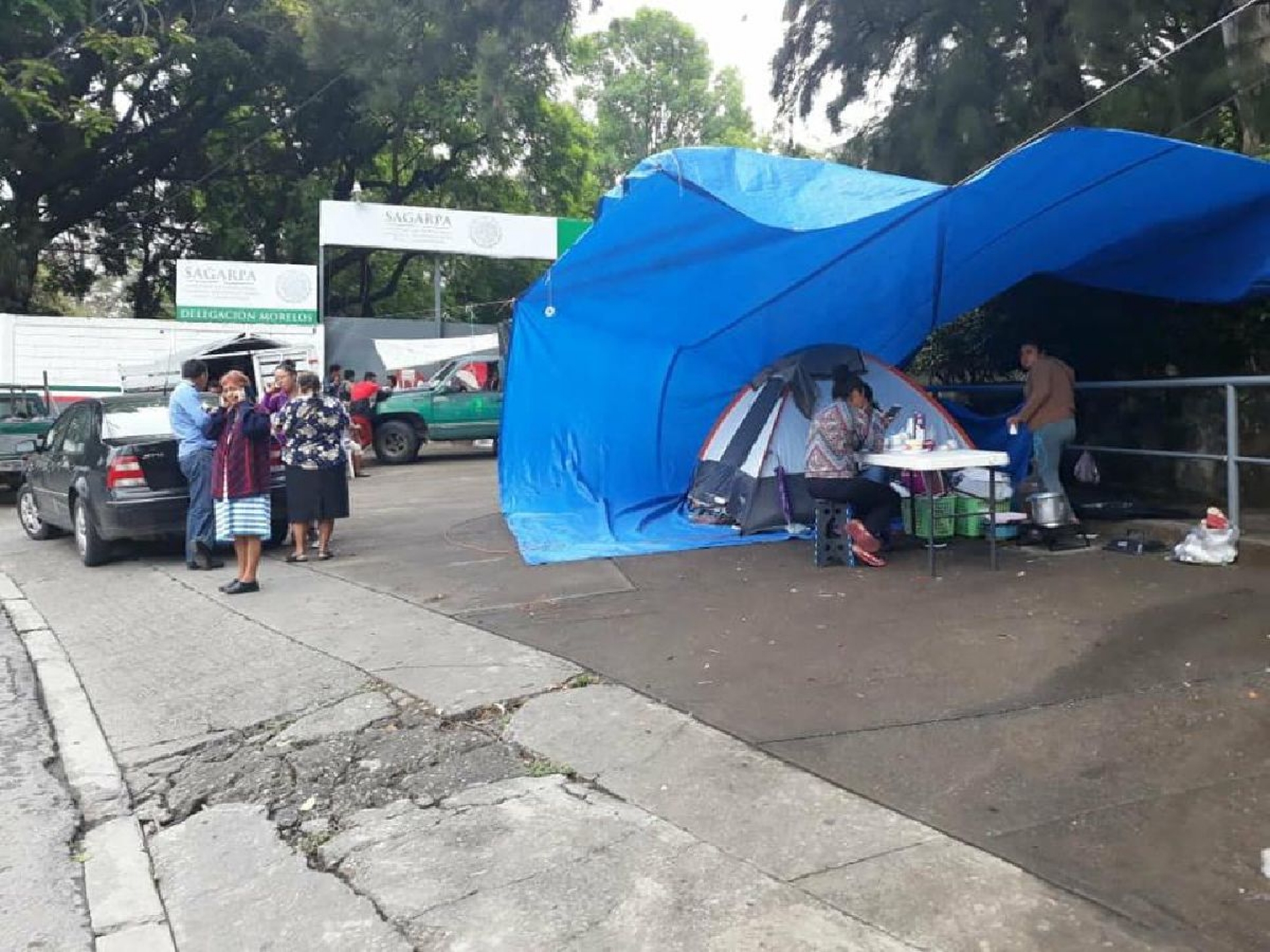 Campesinos cierran otra vez el acceso a la sede de Sagarpa