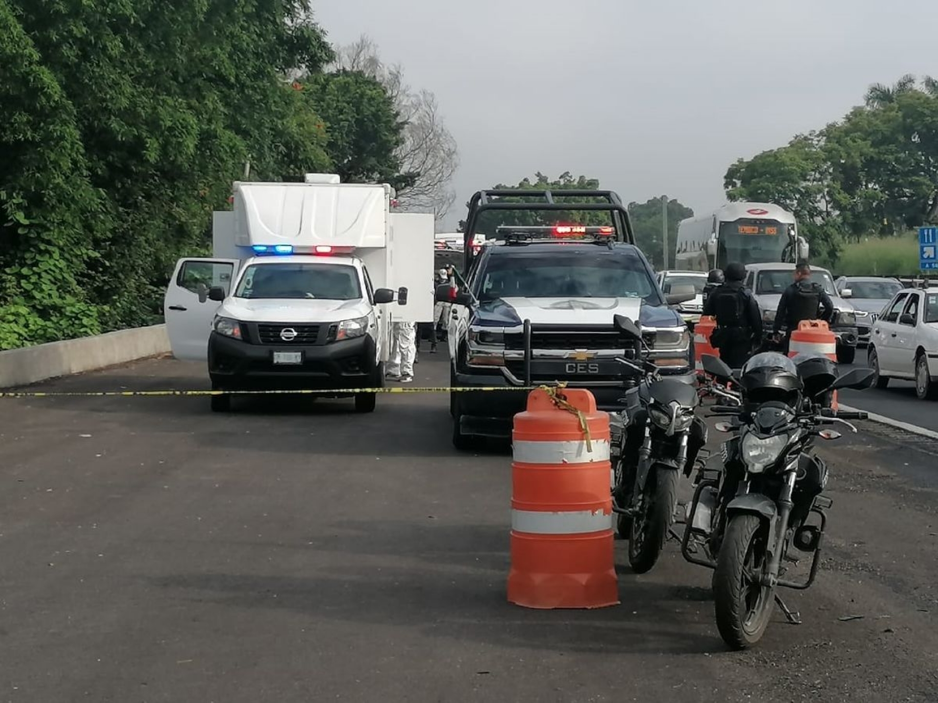 Dejan un cadáver embolsado en la México-Acapulco