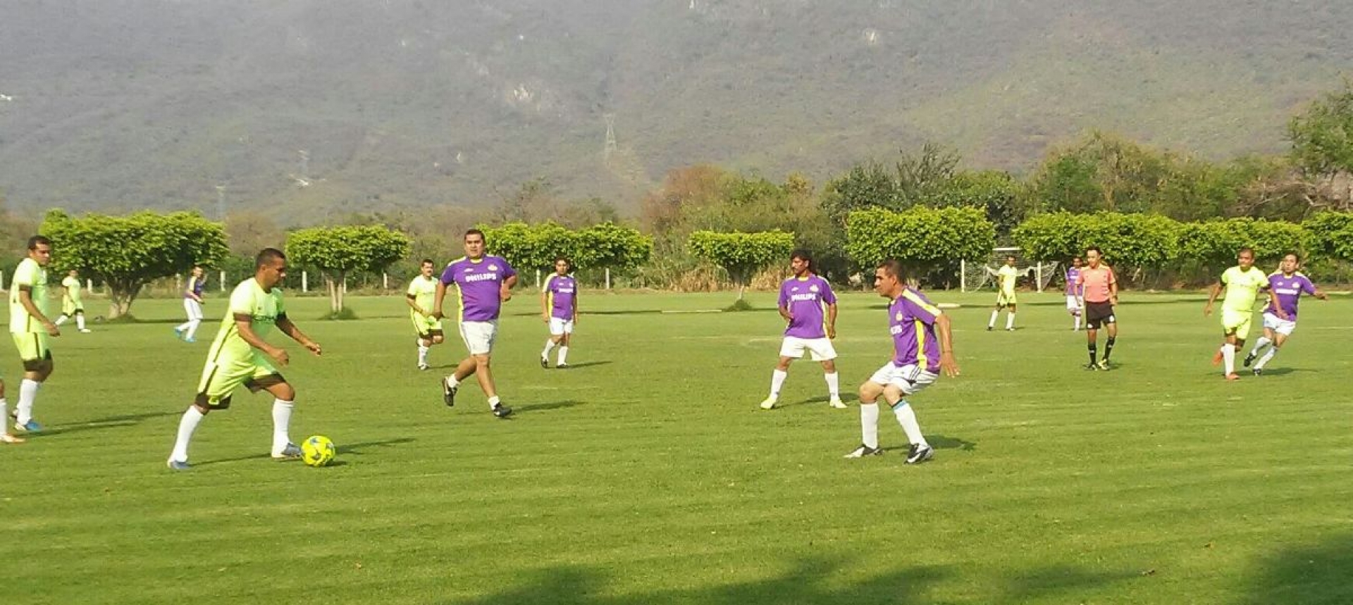 San Vicente Zapata da cátedra en casa
