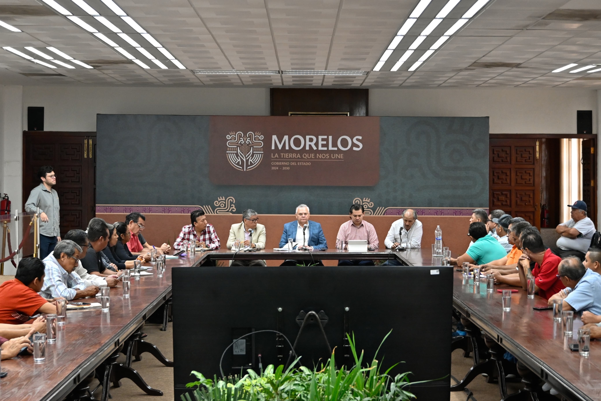 Reafirma gobierno estatal compromiso con la modernización del transporte y diálogo abierto con líderes del sector