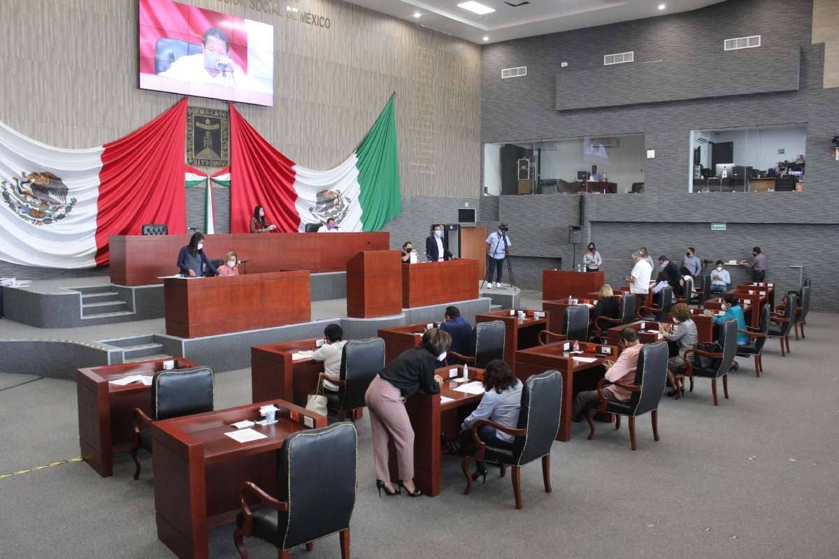 Diputados continuarán en su curul