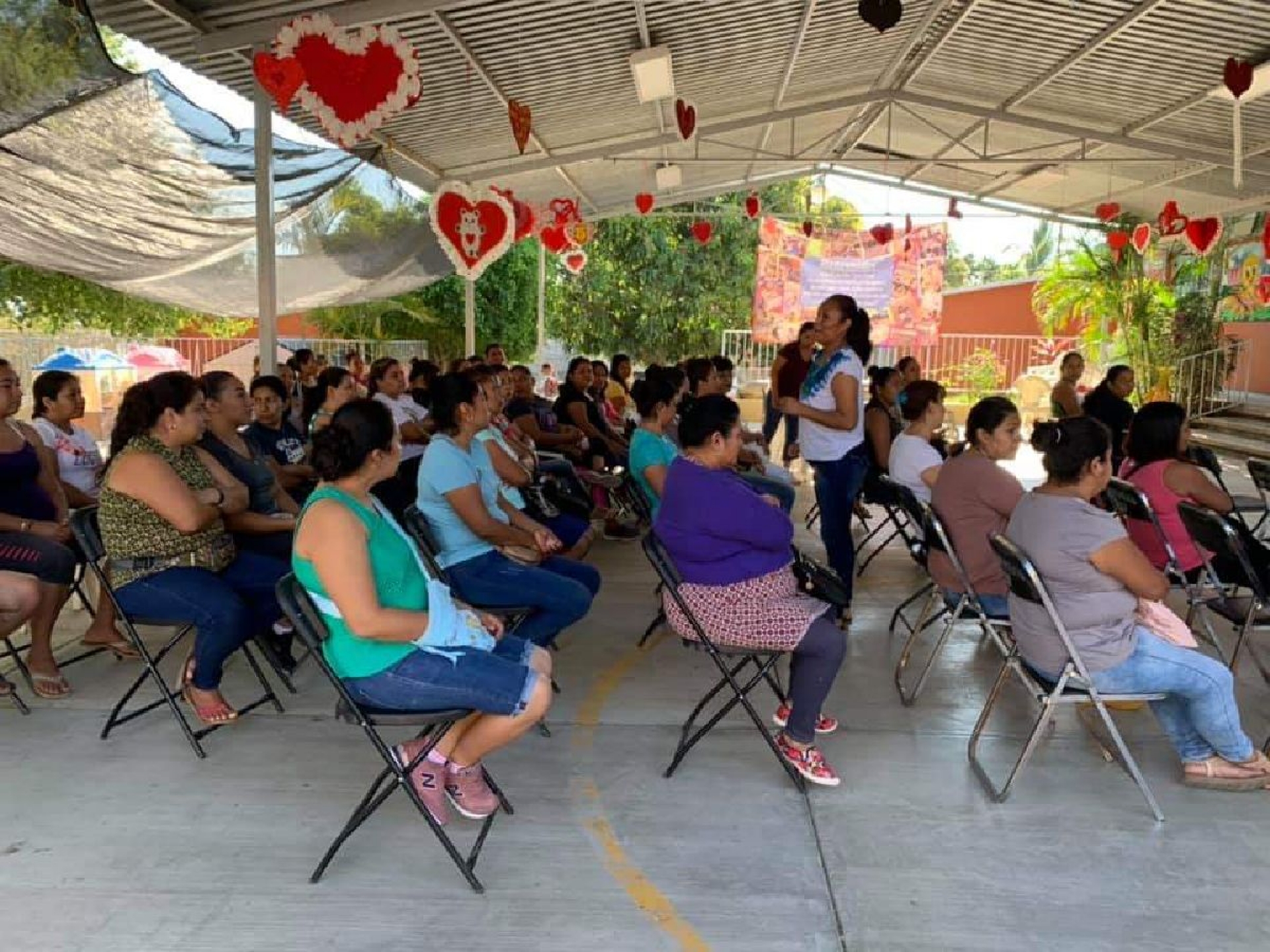 Imparte la CDHEM plática a padres de familia en Mazatepec