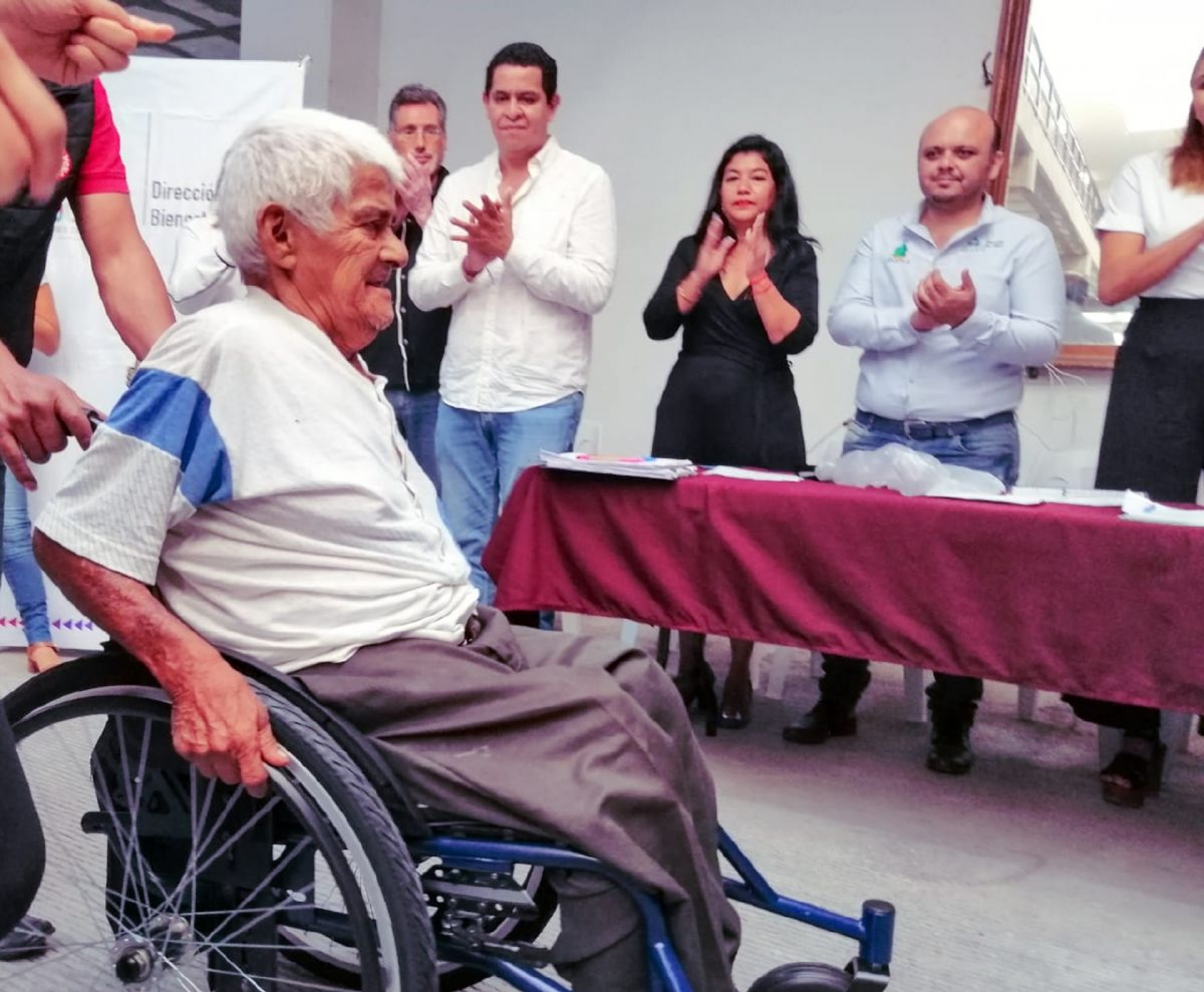 Entregan 55 sillas de ruedas a discapacitados en Jojutla