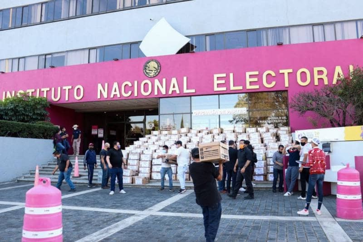 INE pedirá mil 730 mdp a Hacienda para consulta de "Revocación de mandato"