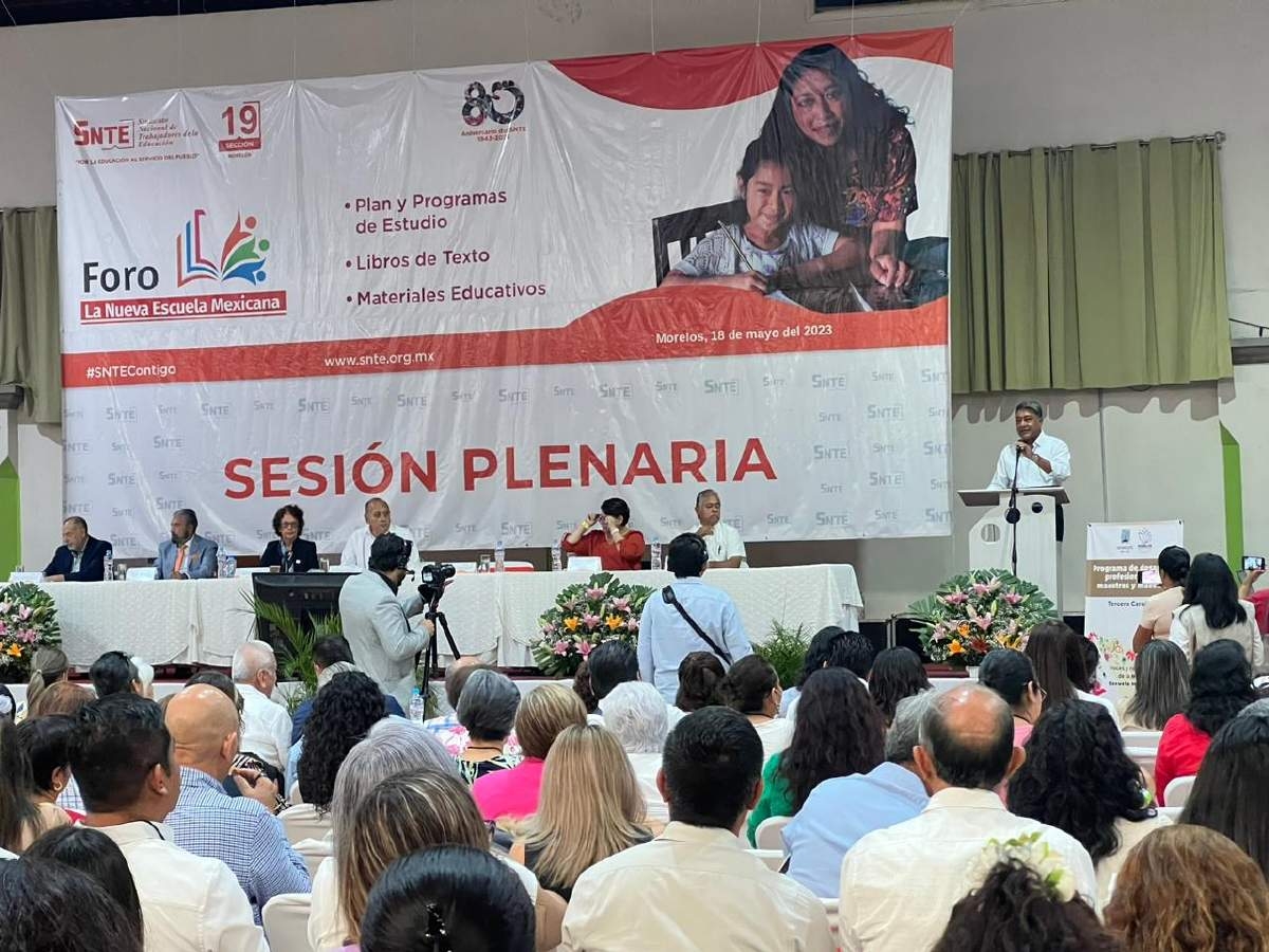 Directores de escuelas cercanas al volcán decidirán si suspenden clases