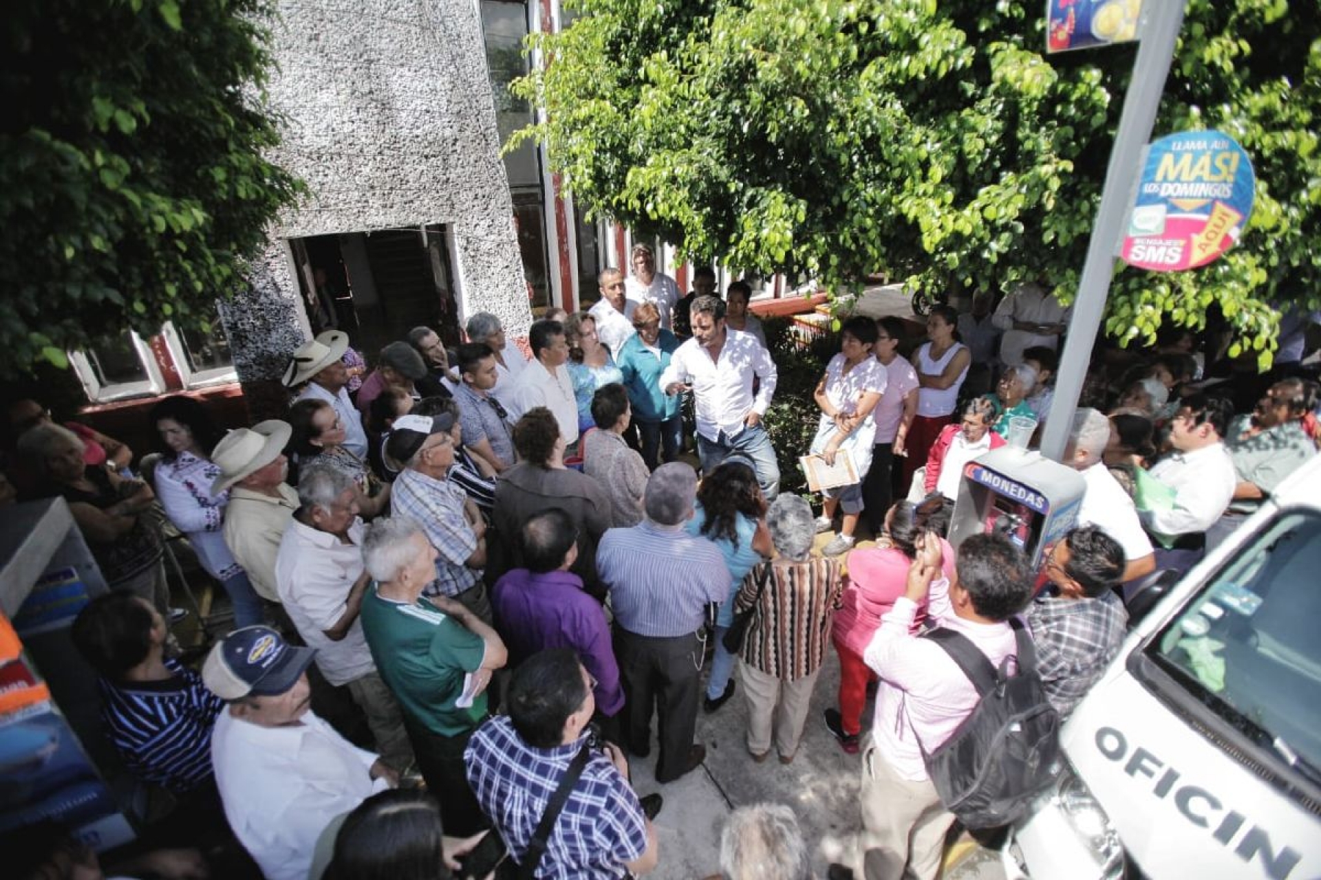 Recorre el presidente municipal las colonias Jilgueros y Flores Magón