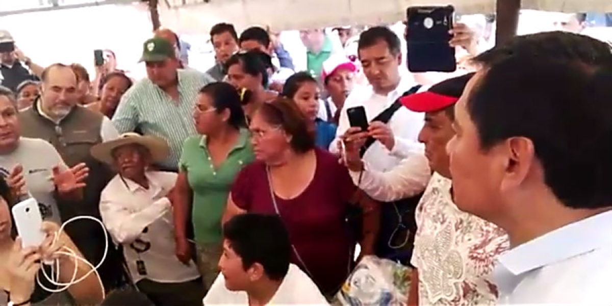 Recorre titular de Segob zonas afectadas por el sismo en Zacatepec