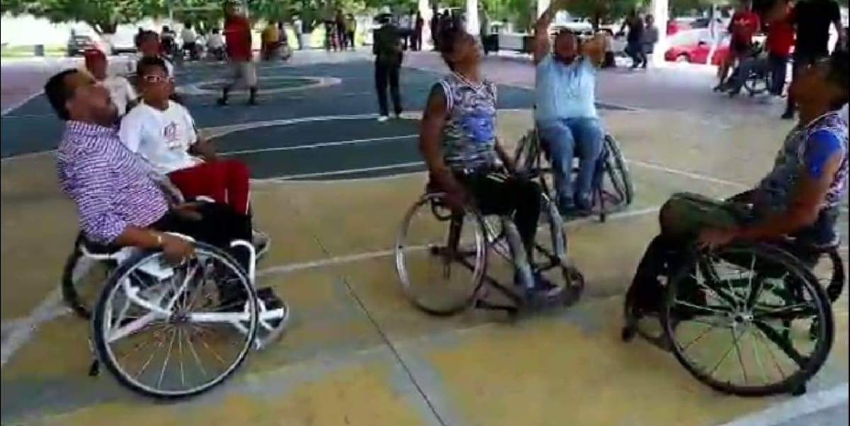Buscan crear equipo de basquetbol de personas con discapacidad en Zacatepec