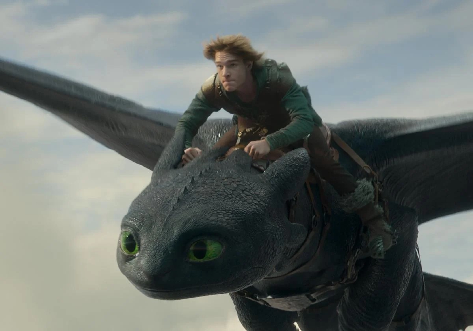 'Cómo entrenar a tu dragón' destrona a 'Lilo &amp; Stitch' y arrasa en taquilla mundial