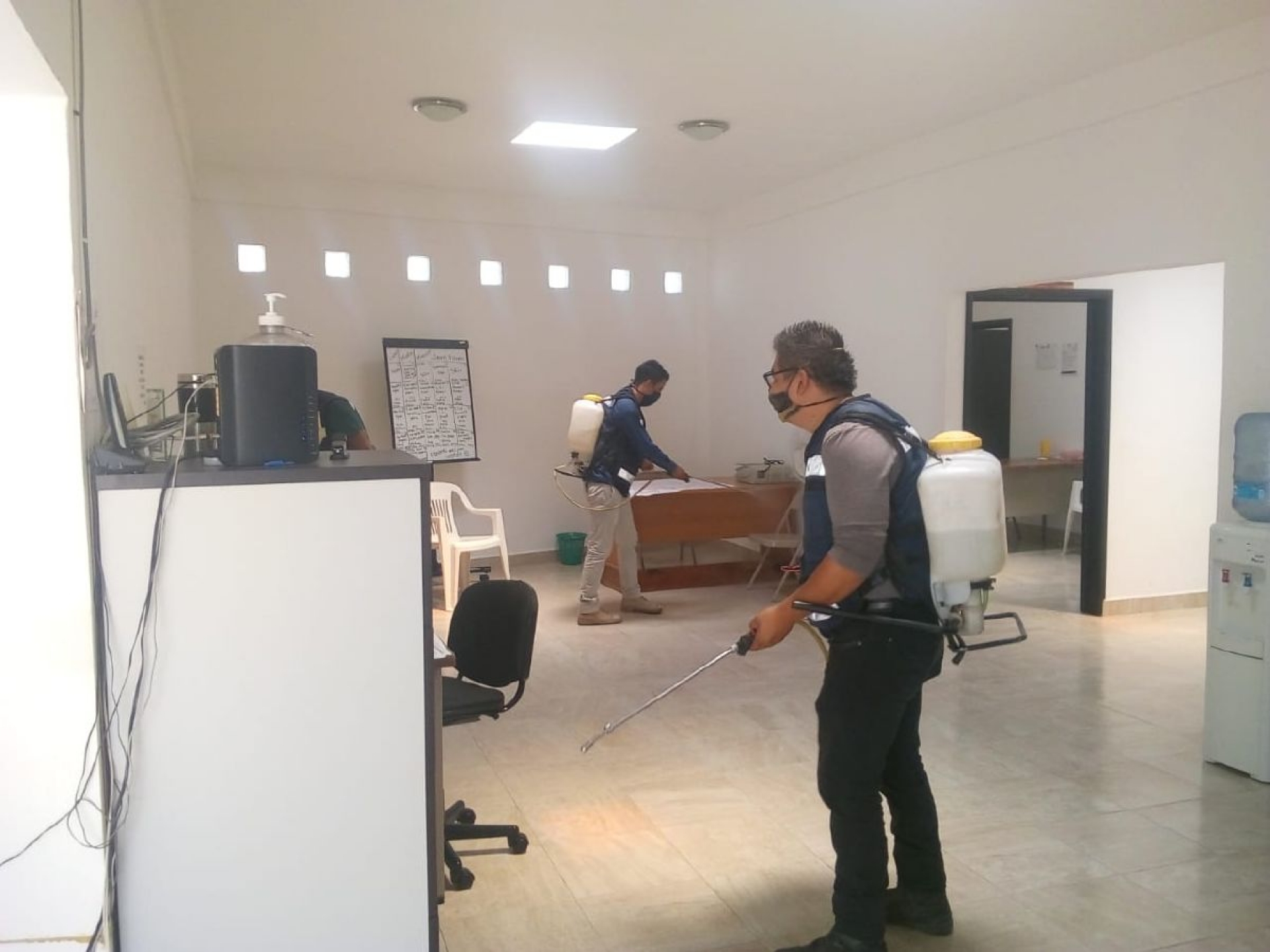 Comienza tercera fase de desinfección de espacios públicos en Miacatlán
