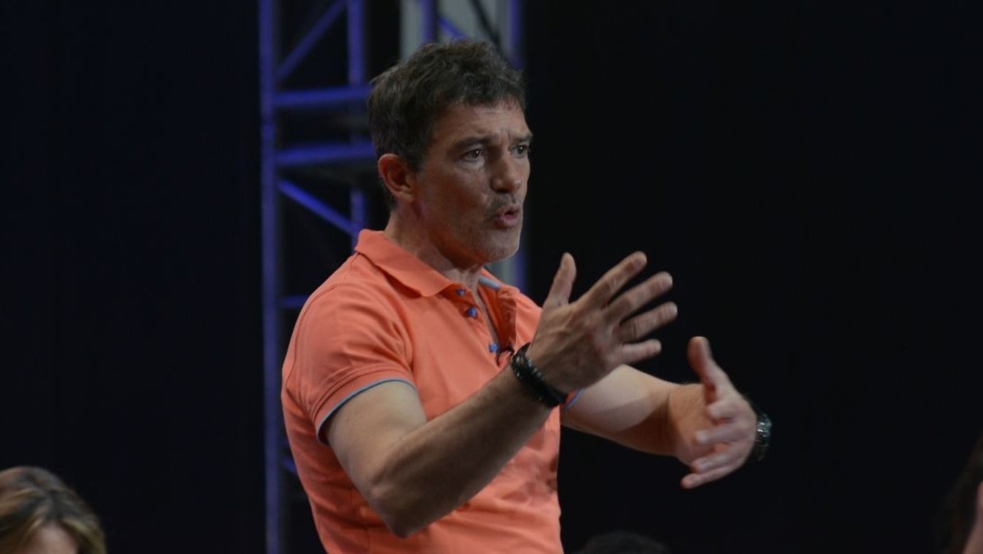 Antonio Banderas da positivo a COVID-19; celebra su cumpleaños en cuarentena