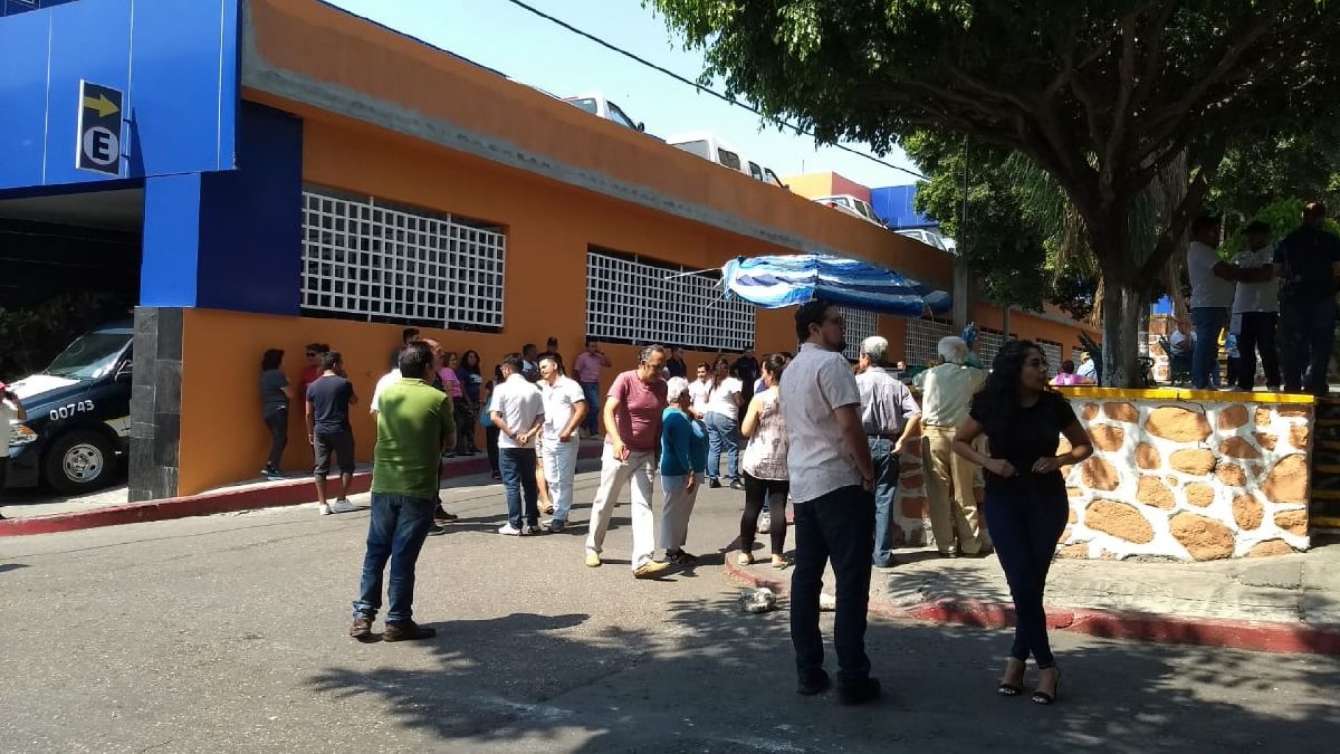 Rebelión de vecinos contra comerciantes cetemistas