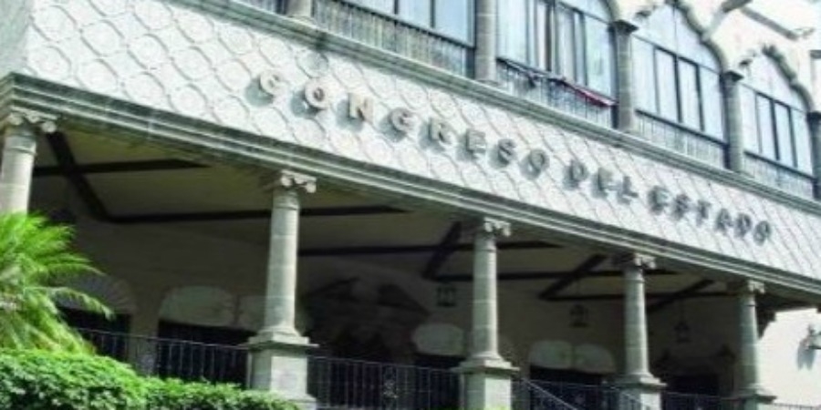 Se reúnen diputados con presidenta de la Mesa Directiva; buscan resolver conflicto laboral
