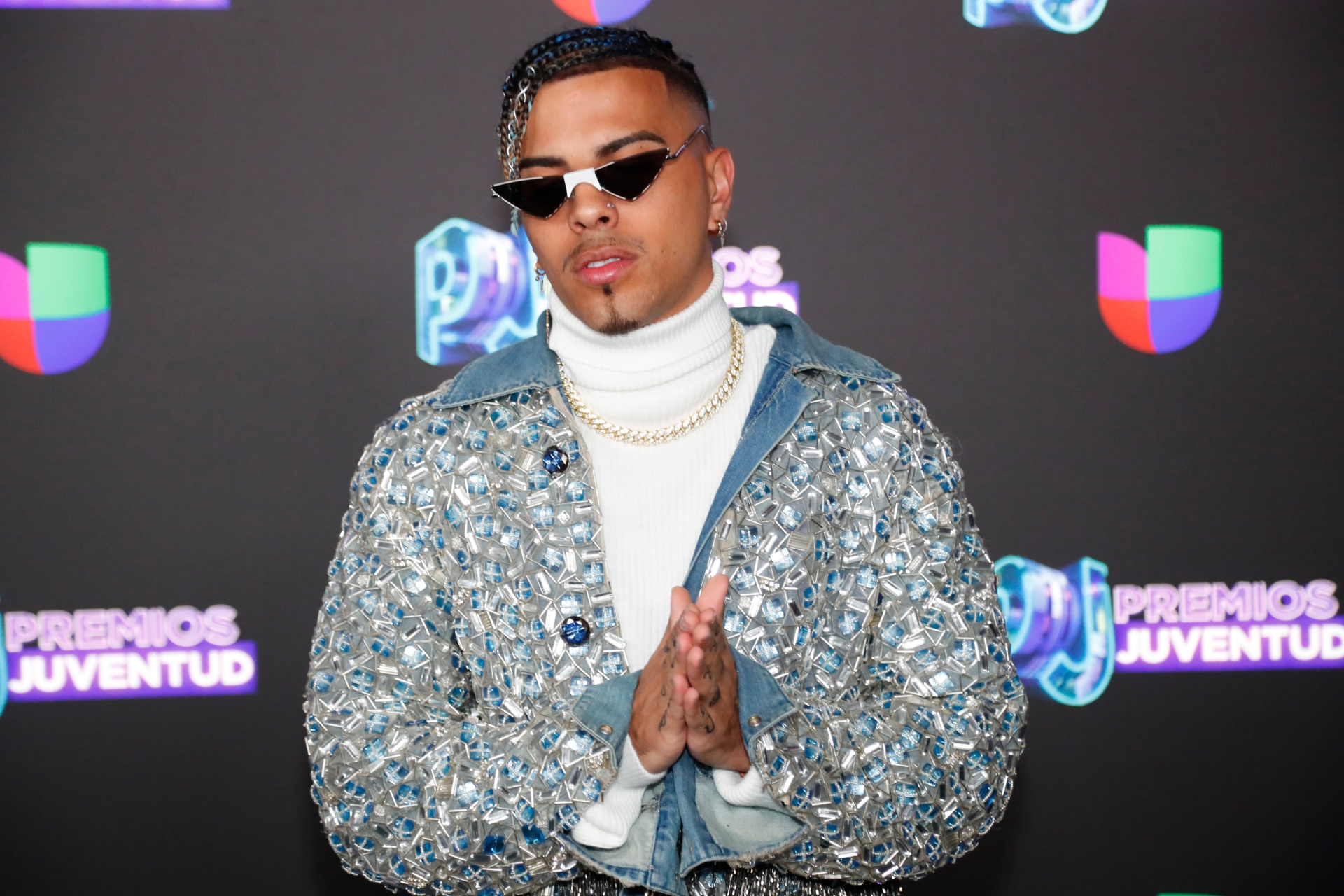 Nueva polémica de Rauw Alejandro, cantante lo rechaza en concierto