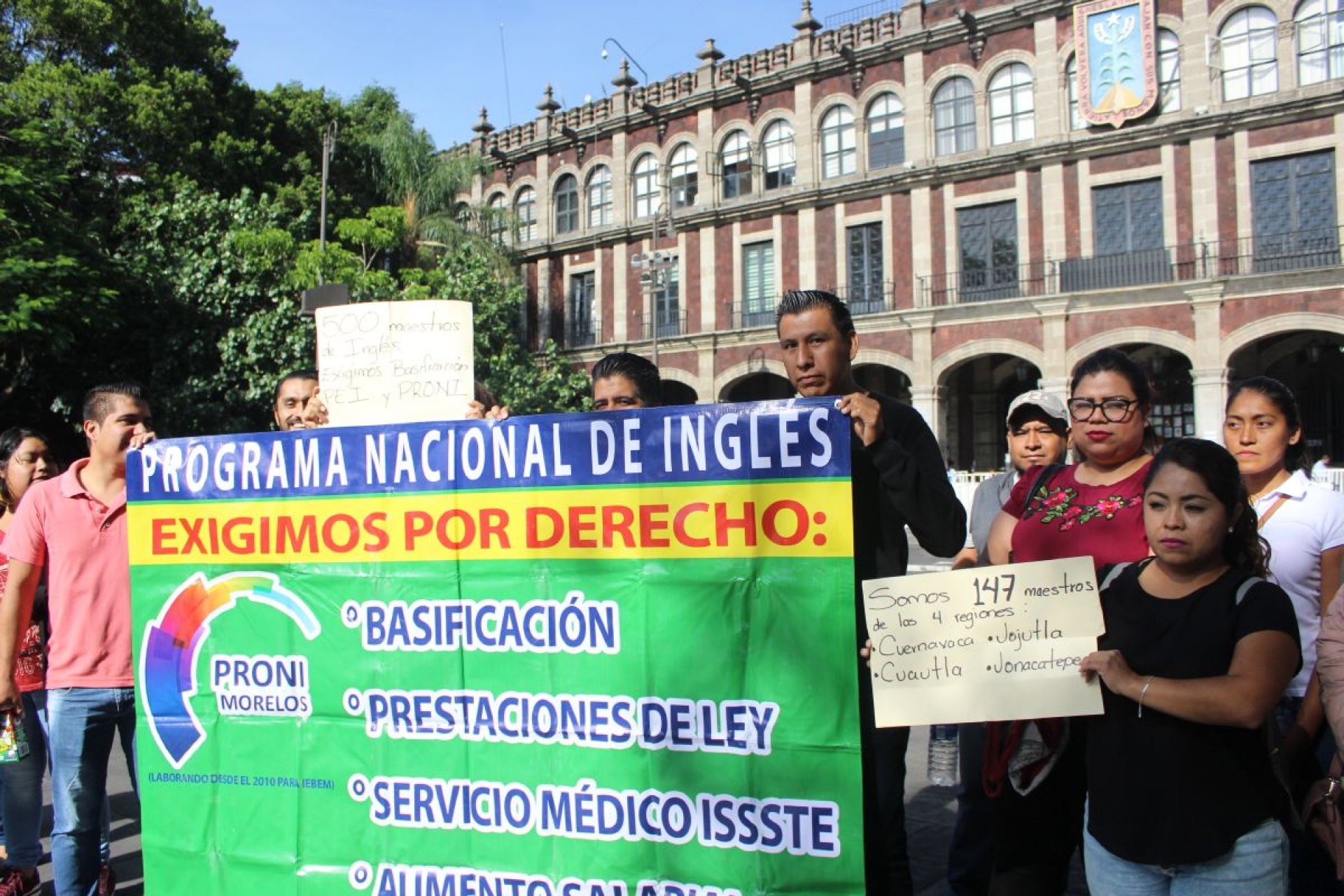 Profesores de Inglés protestan de nuevo; exigen basificación