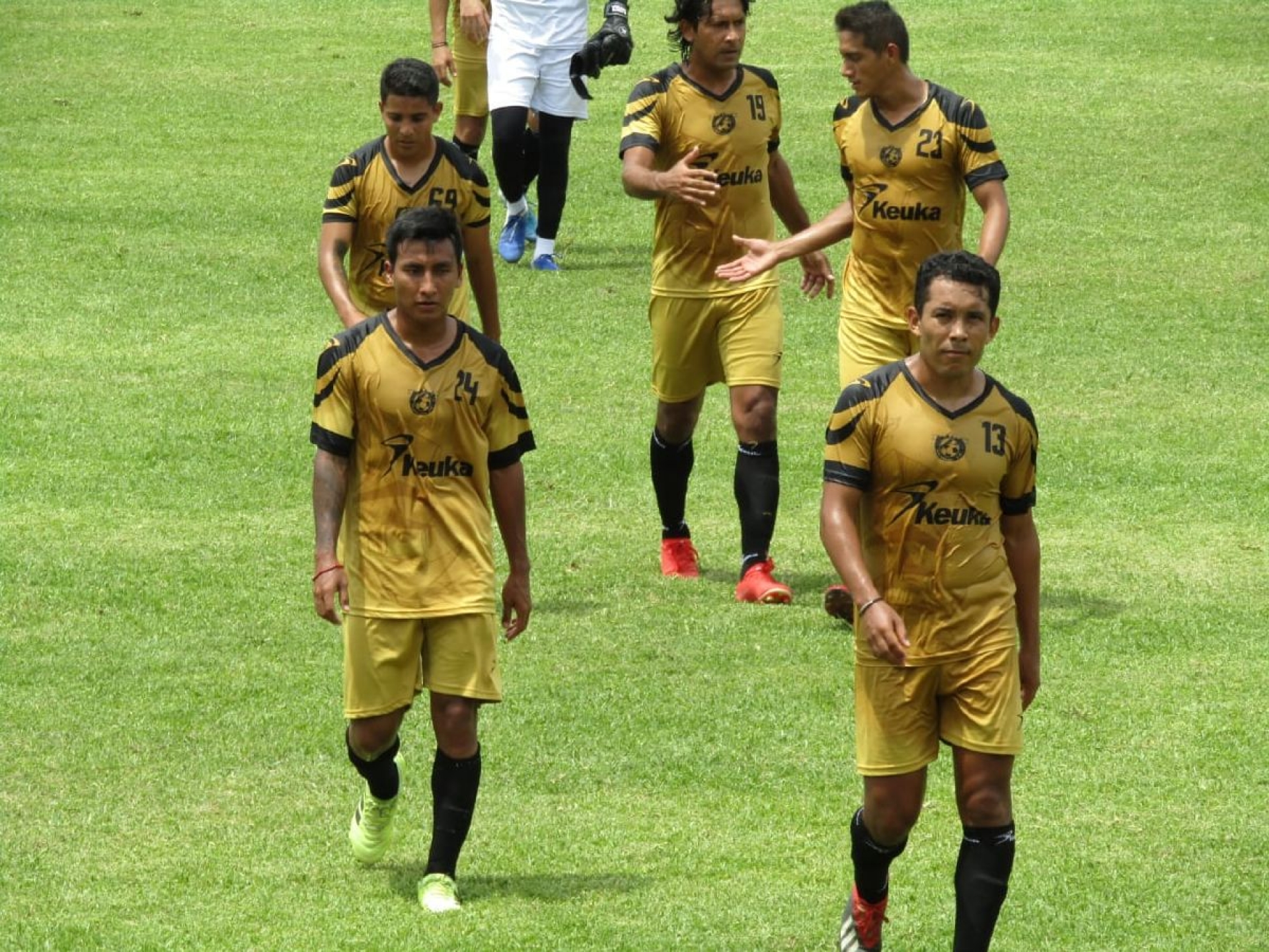 Trece futbolistas de la entidad jugaron con Chinelos Morelos