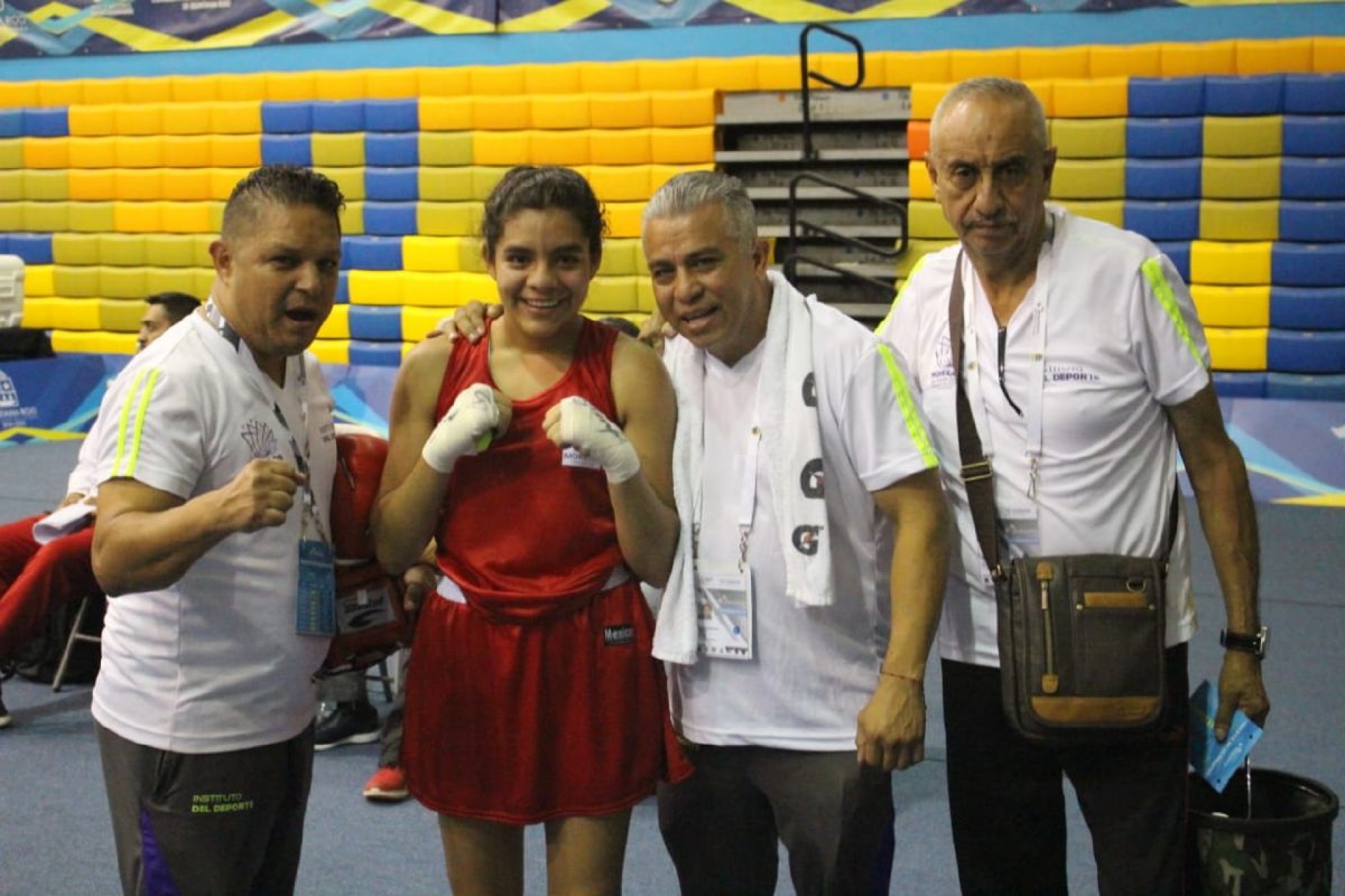 Aseguran medalla de bronce en boxeo