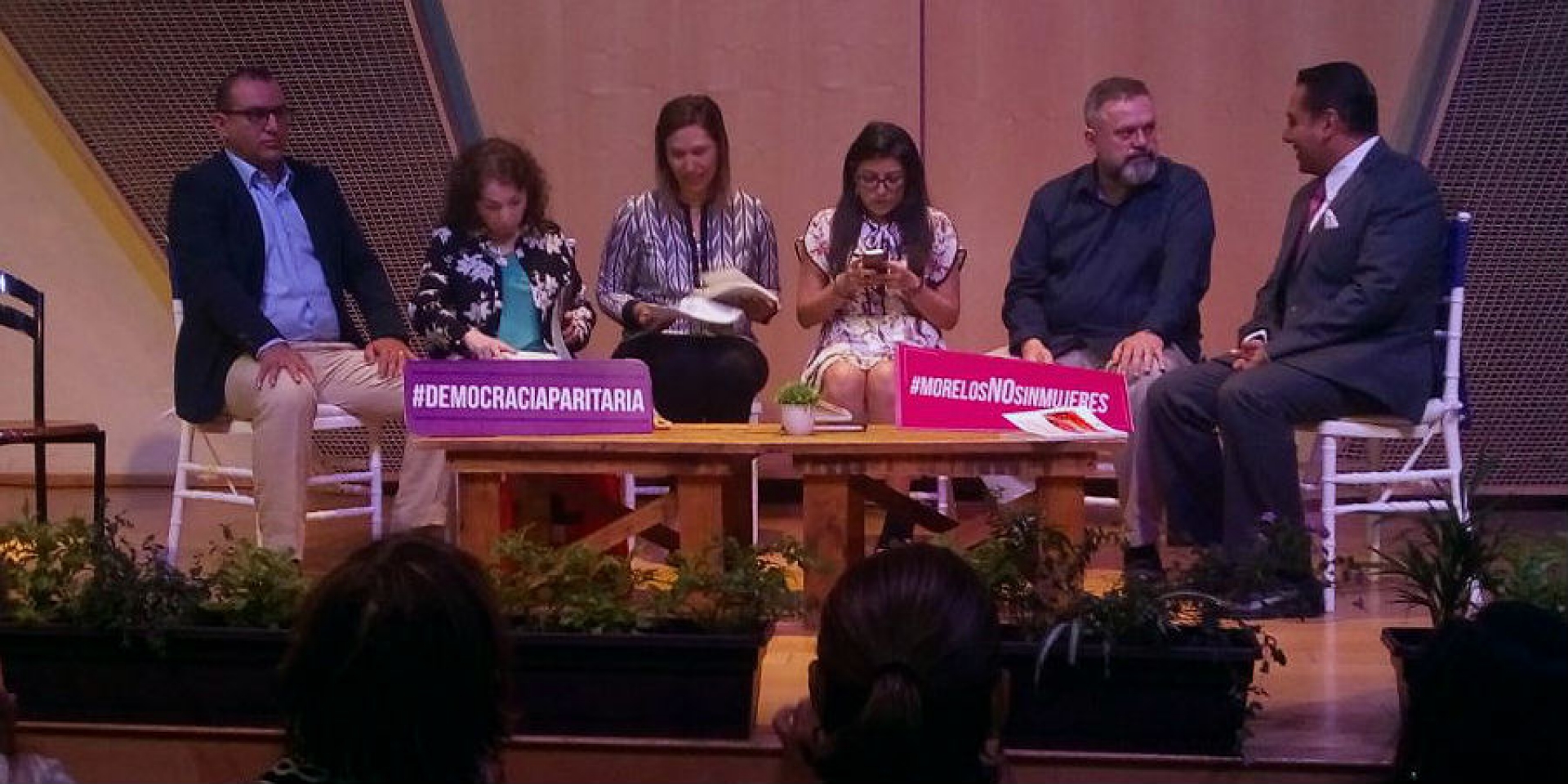 Presentan libro 'Violencia política contra la mujer, una realidad en México'